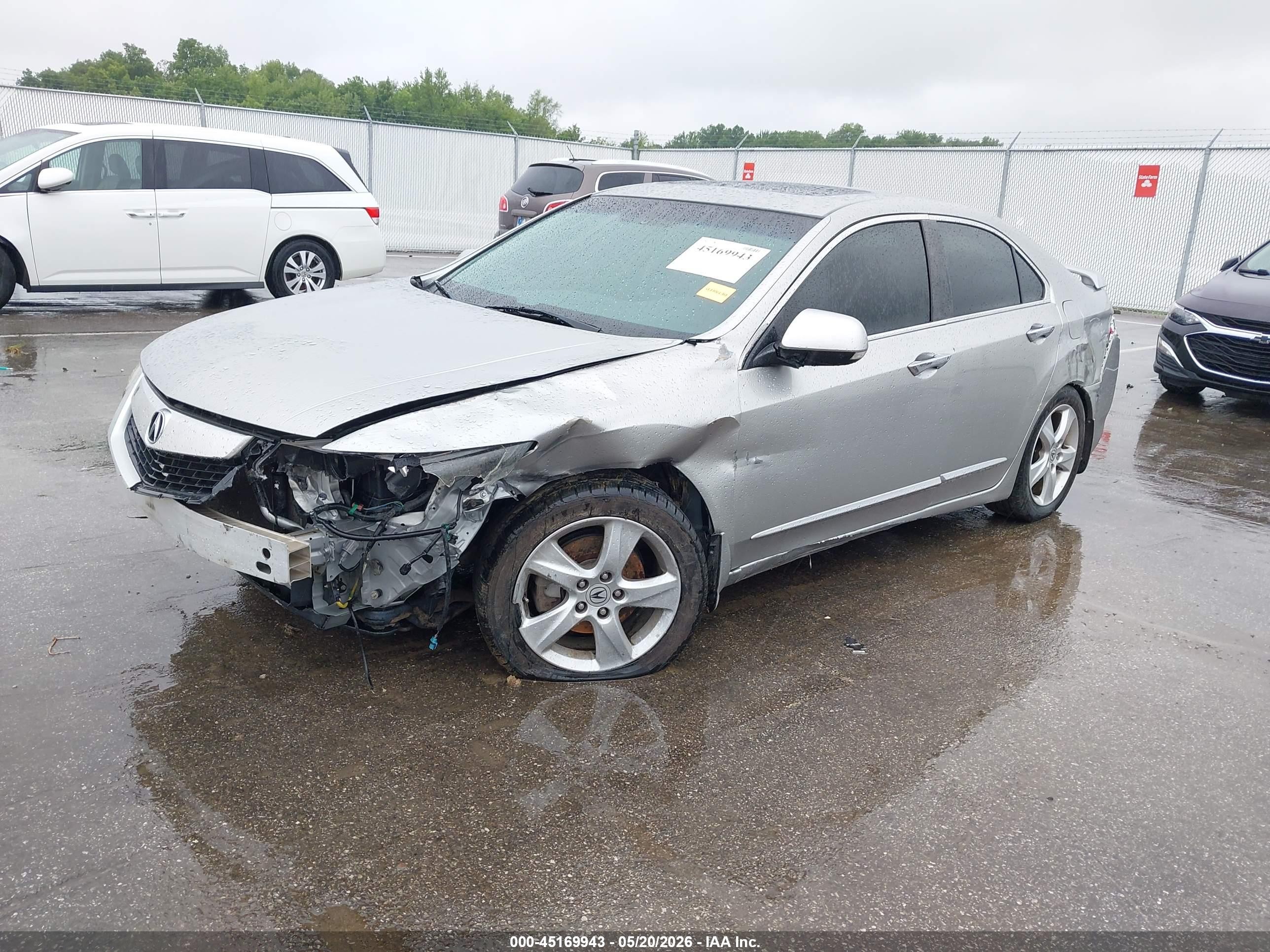 2010 Acura Tsx 2.4 Серебряный vin: JH4CU2E61AC018631