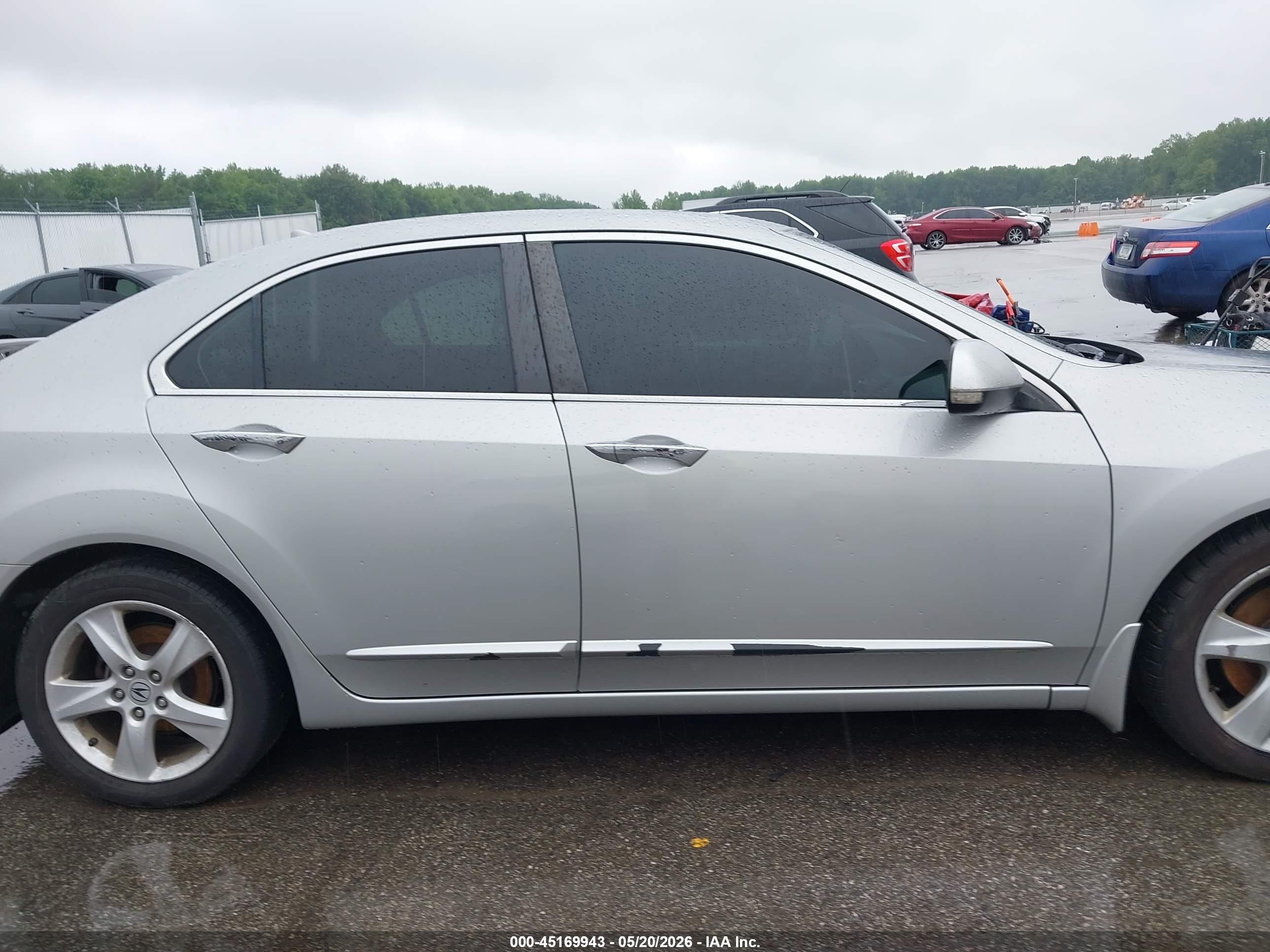 2010 Acura Tsx 2.4 Серебряный vin: JH4CU2E61AC018631