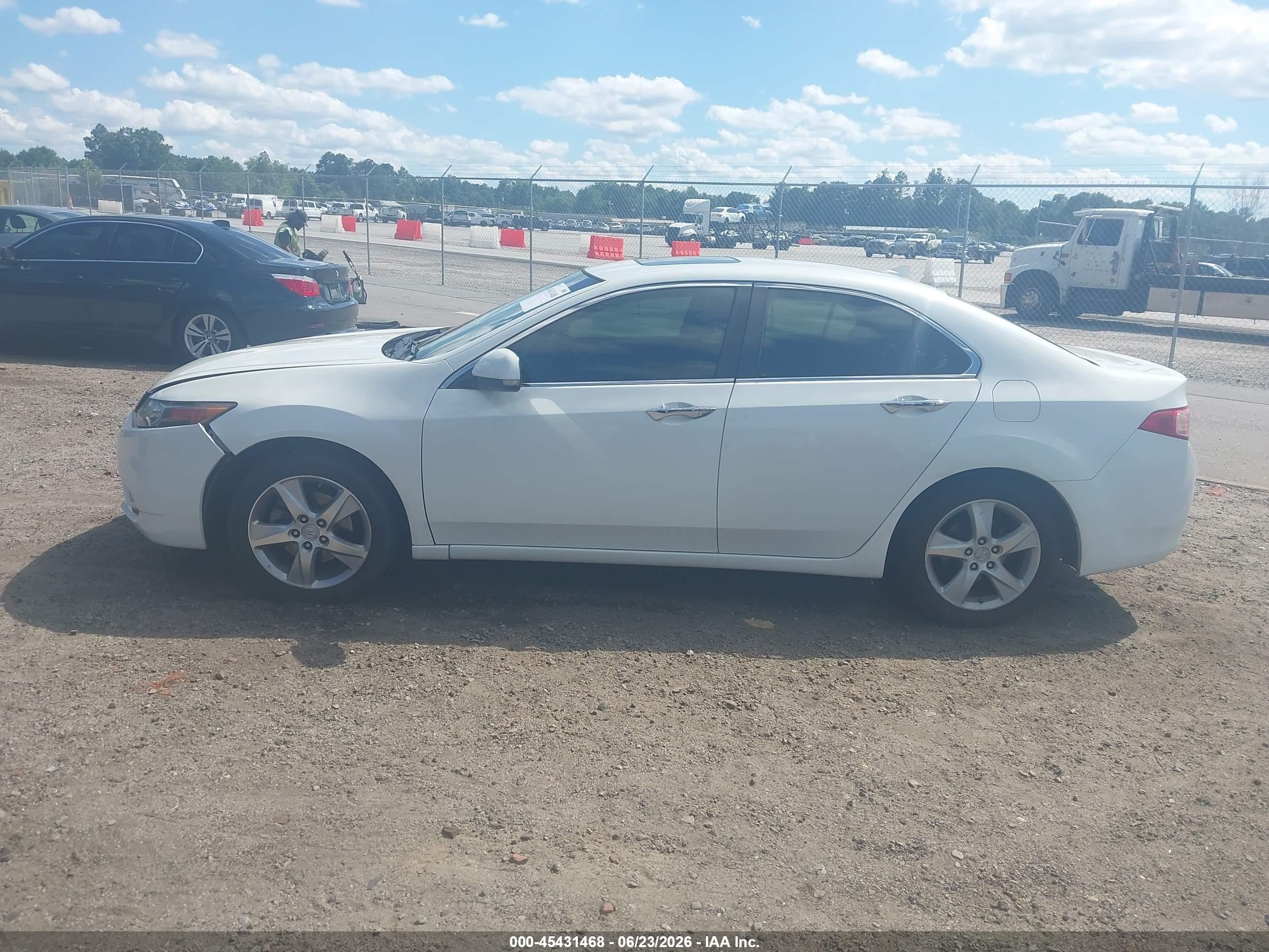 2012 Acura Tsx 2.4 Белый vin: JH4CU2F41CC022744