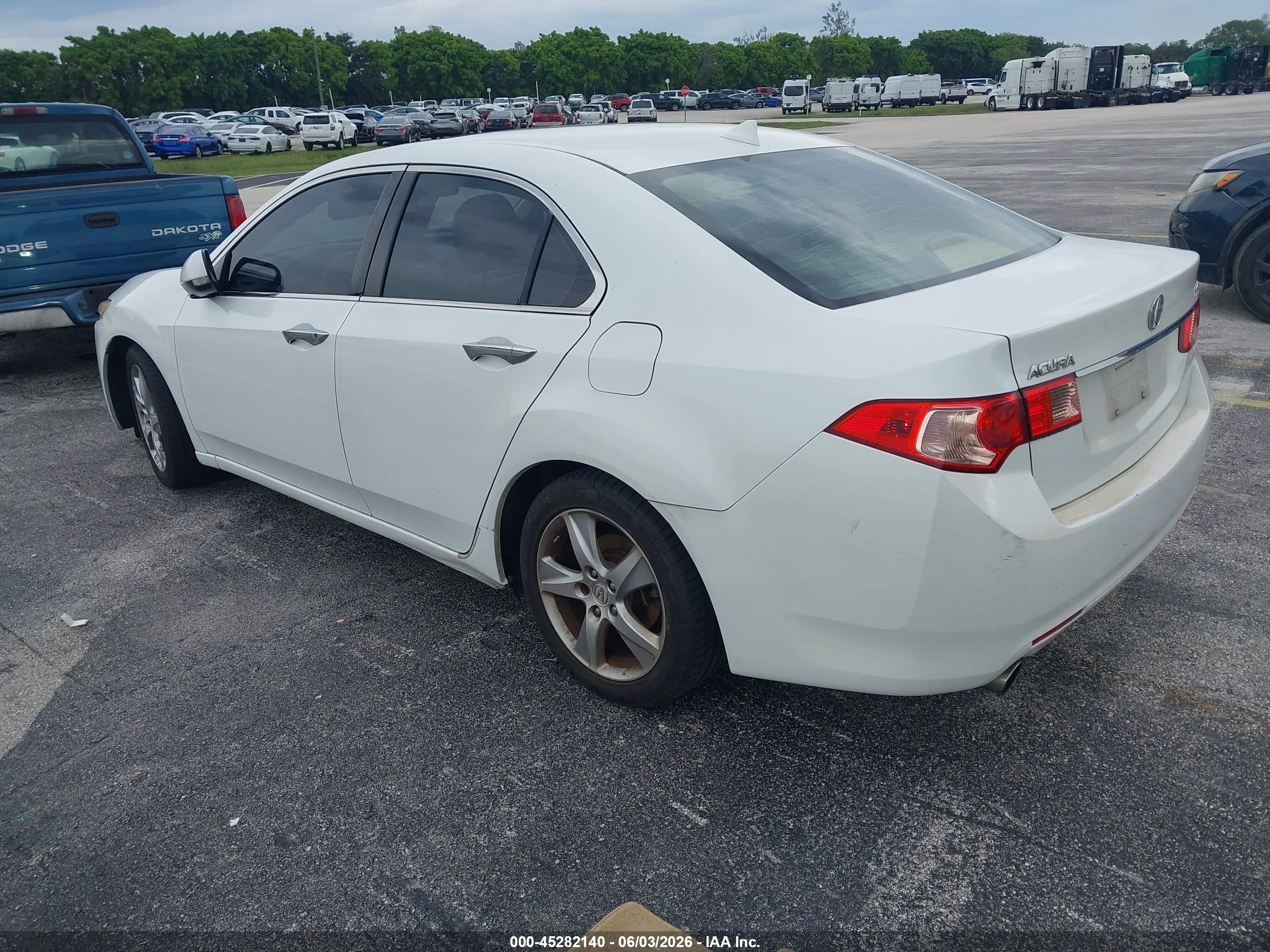 2013 Acura Tsx 2.4 White vin: JH4CU2F42DC001029