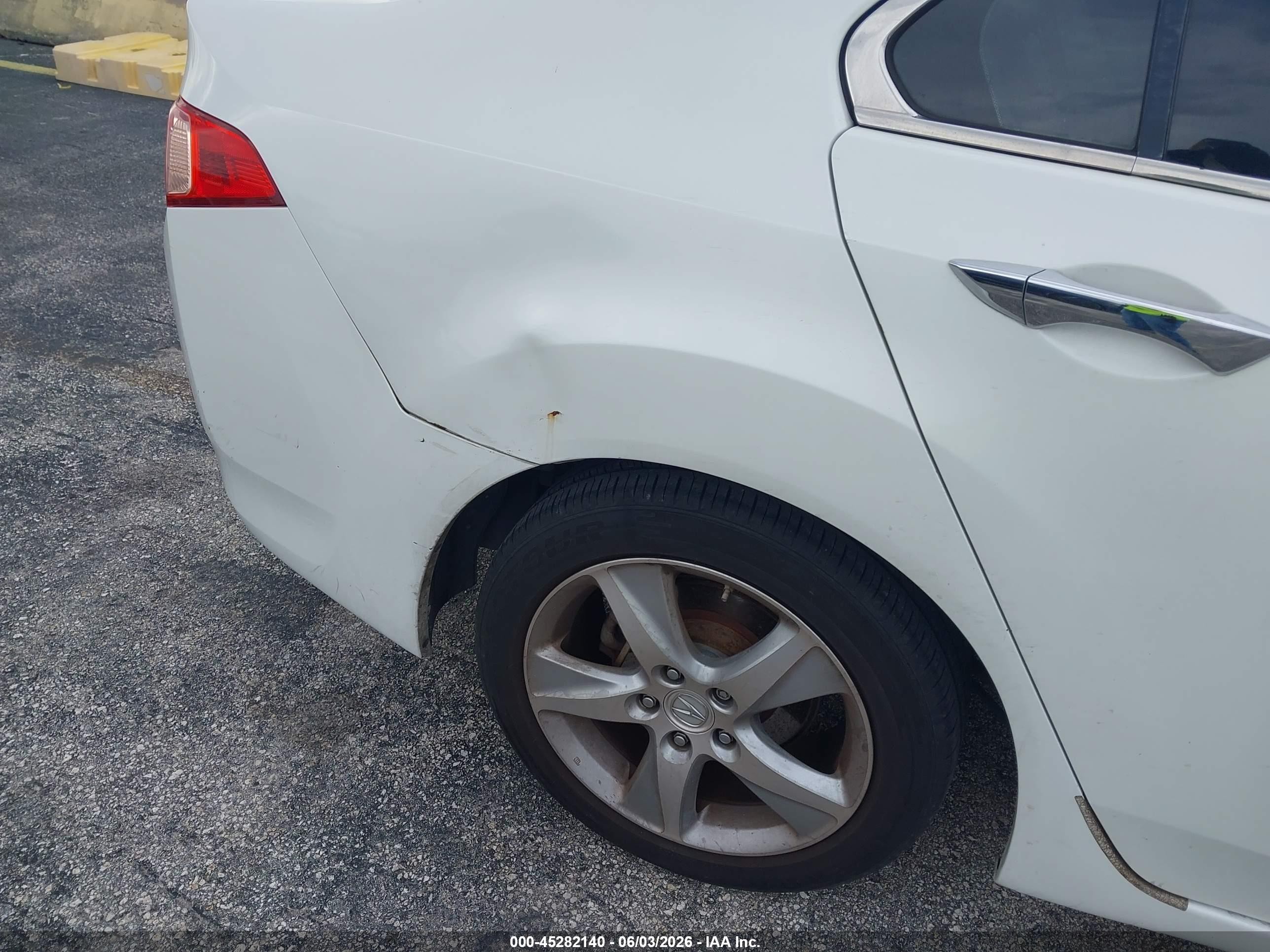 2013 Acura Tsx 2.4 White vin: JH4CU2F42DC001029
