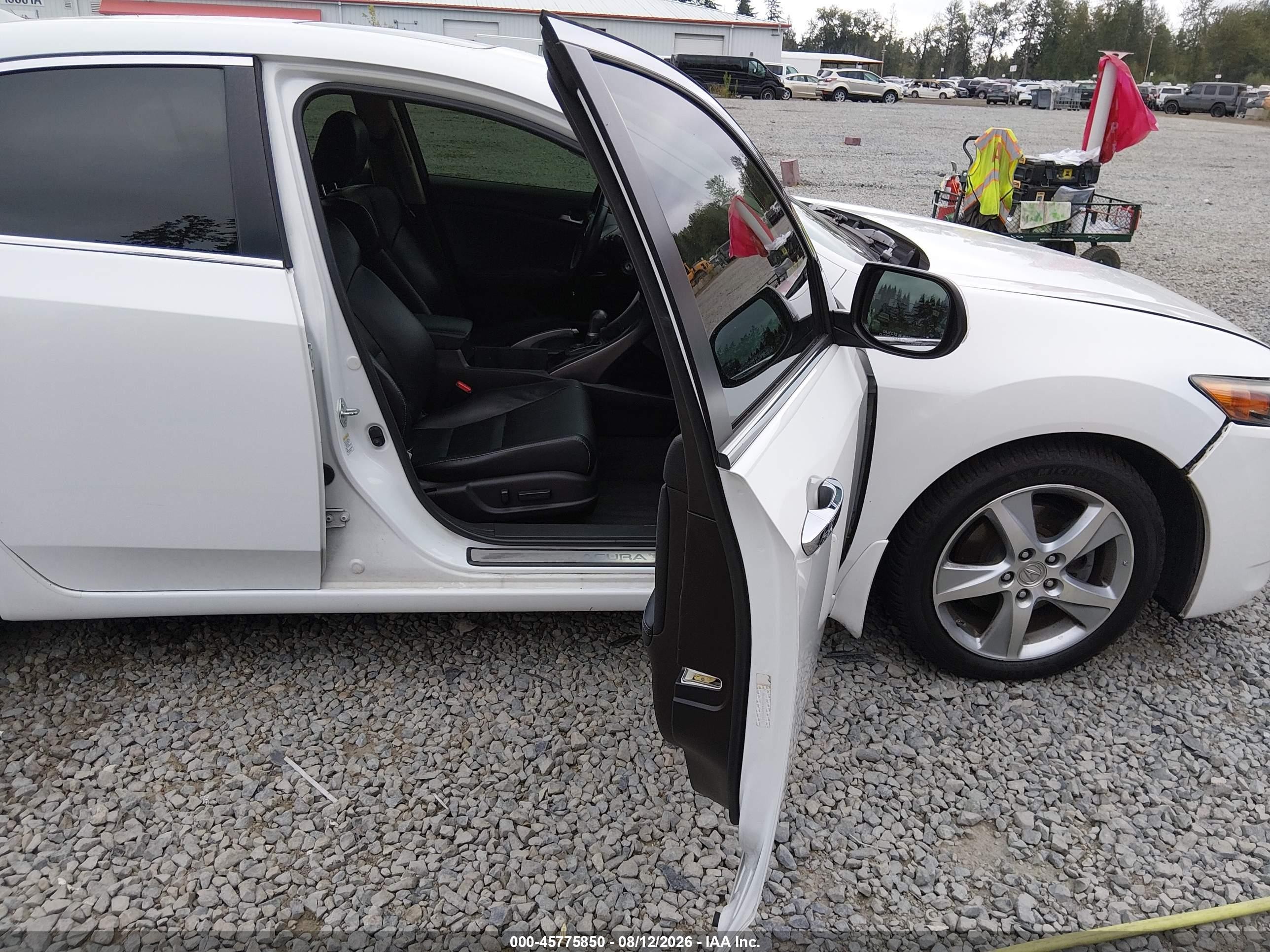 2013 Acura Tsx 2.4 White vin: JH4CU2F44DC009732