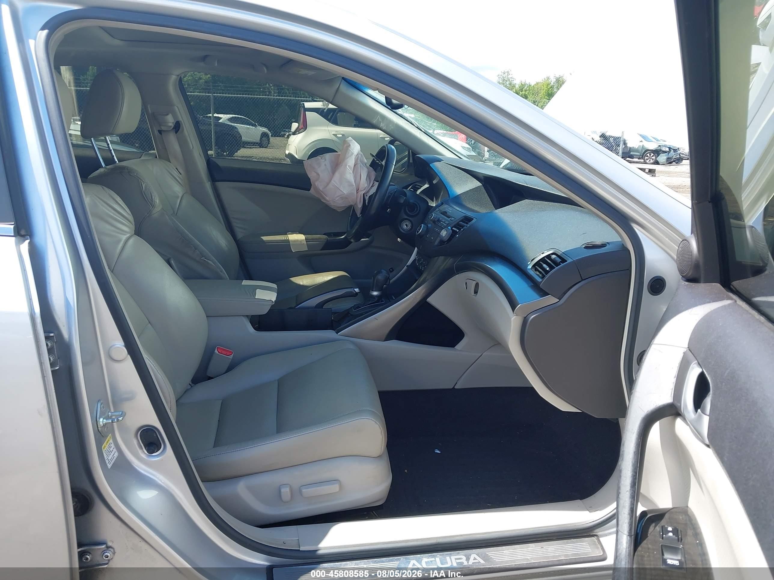 2013 Acura Tsx 2.4 Silver vin: JH4CU2F49DC008155