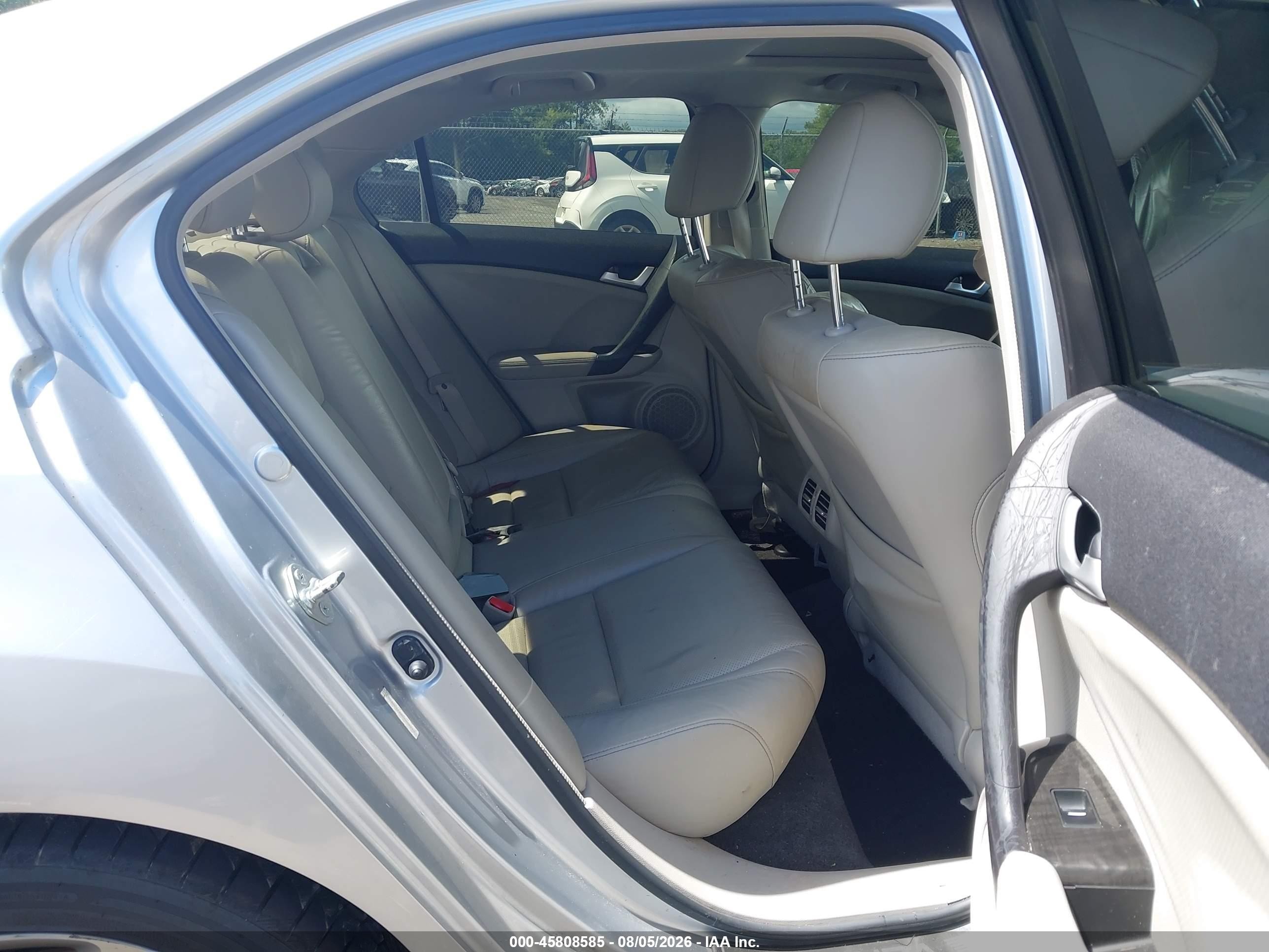 2013 Acura Tsx 2.4 Silver vin: JH4CU2F49DC008155