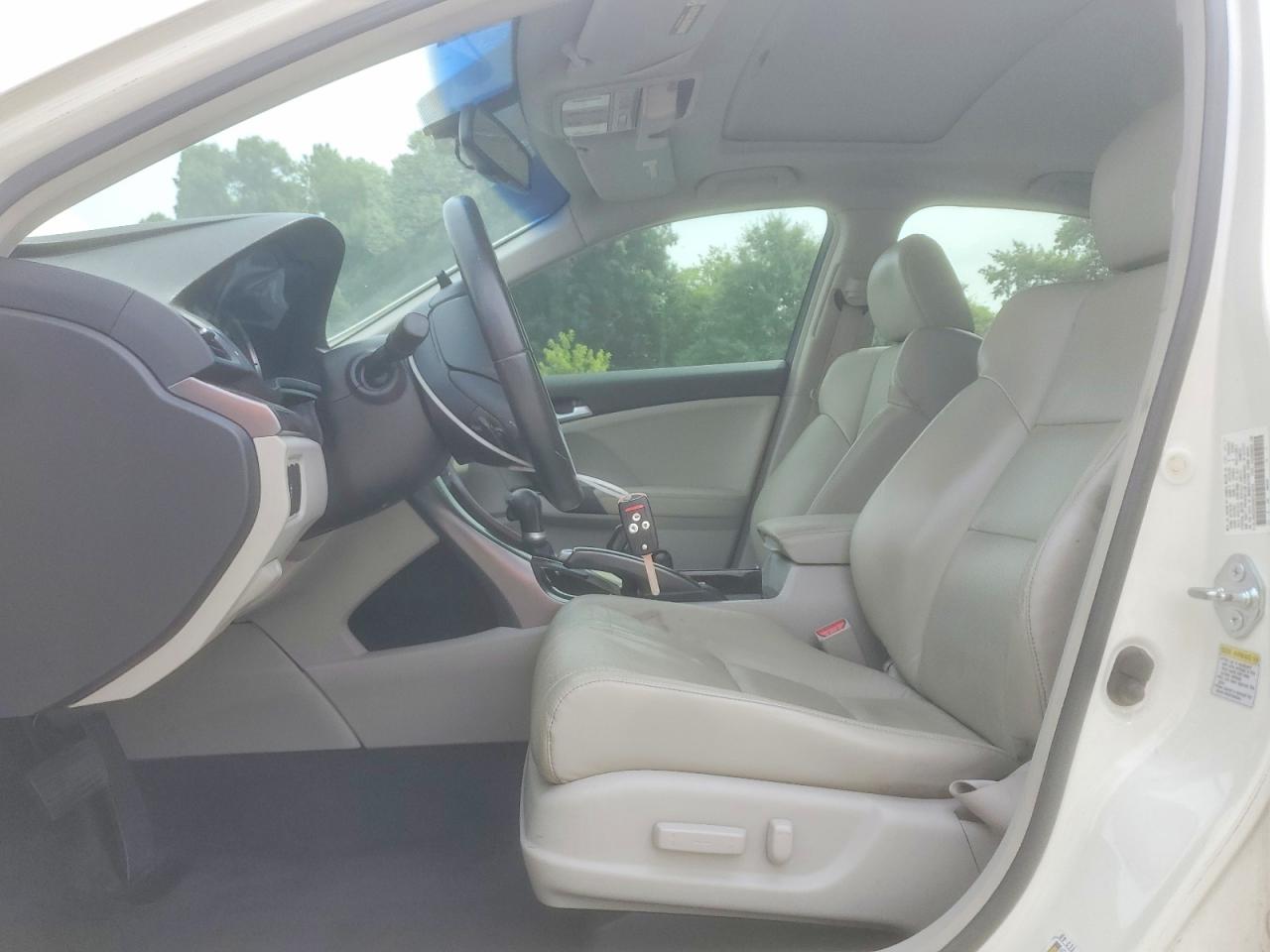 2011 Acura Tsx White vin: JH4CU2F60BC014232