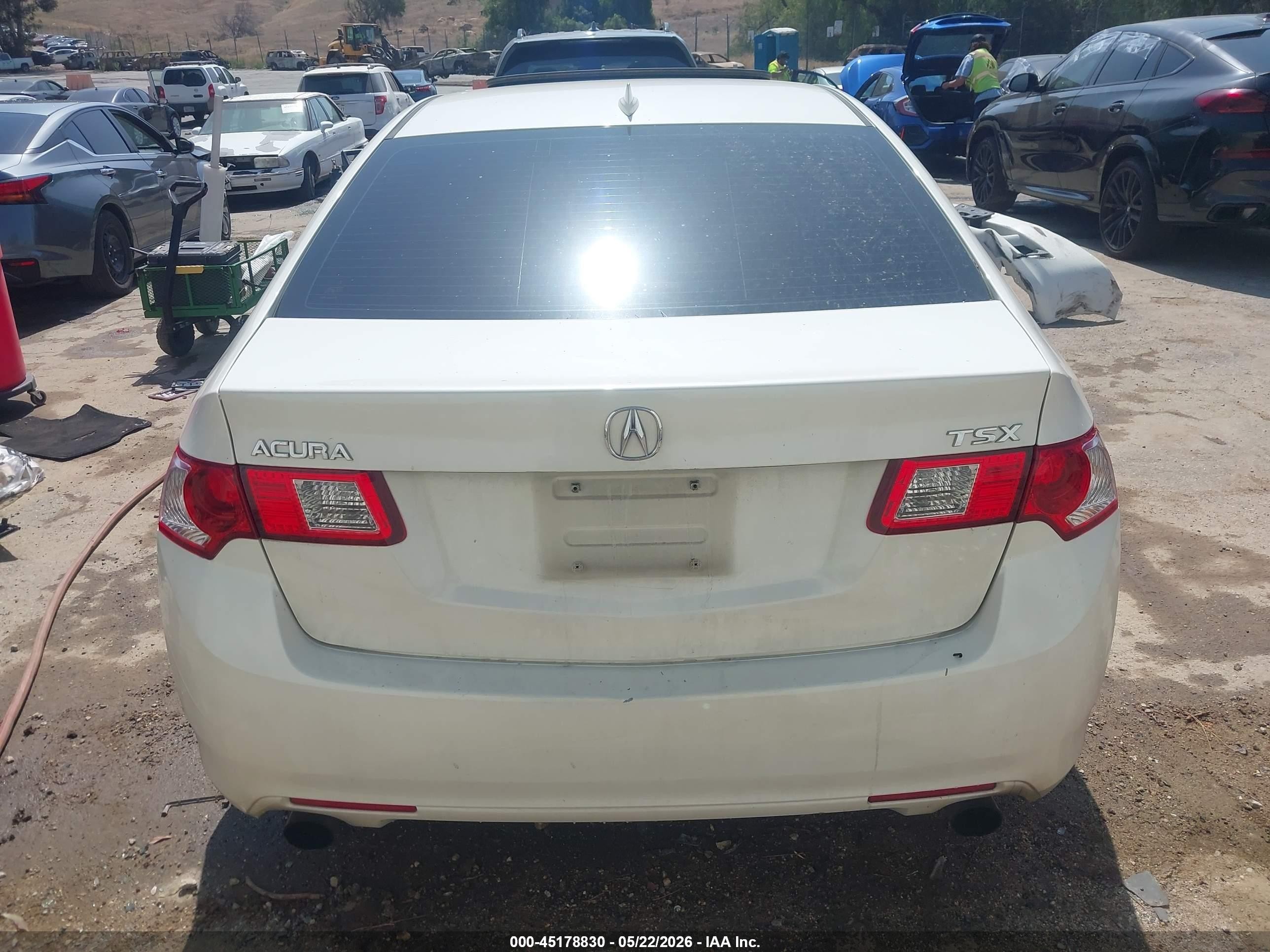 2010 Acura Tsx 2.4 Белый vin: JH4CU2F61AC011547