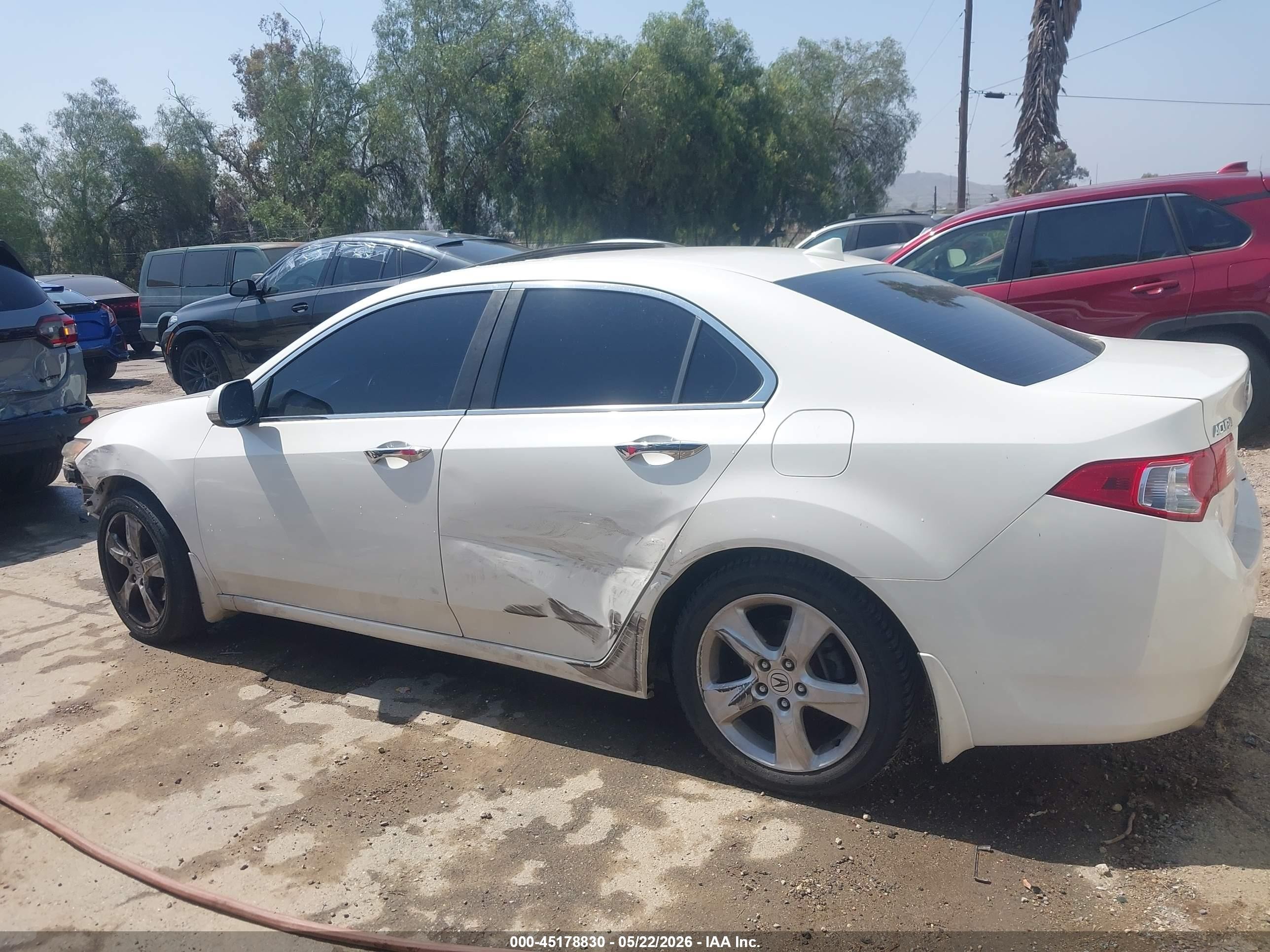 2010 Acura Tsx 2.4 Белый vin: JH4CU2F61AC011547