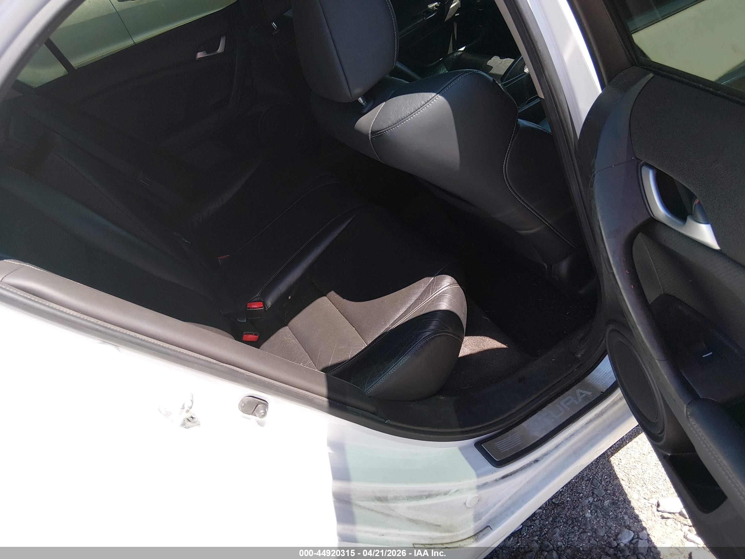 2013 Acura Tsx 2.4 White vin: JH4CU2F61DC007437