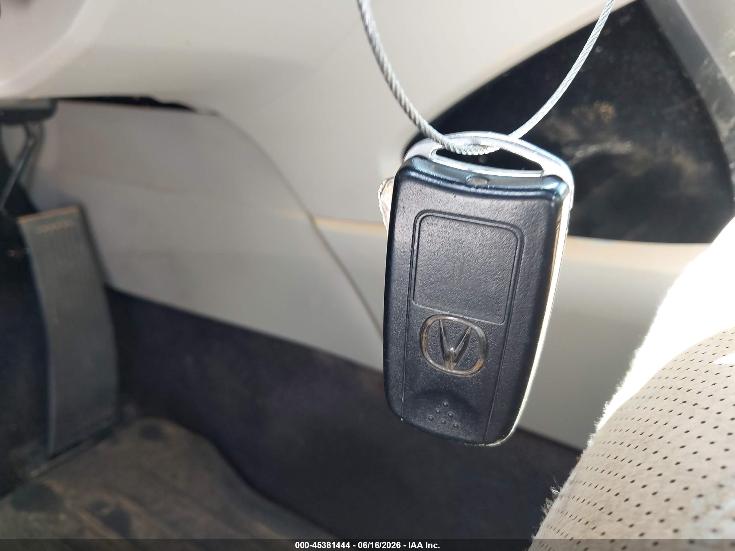 2013 Acura Tsx 2.4 Silver vin: JH4CU2F61DC010063