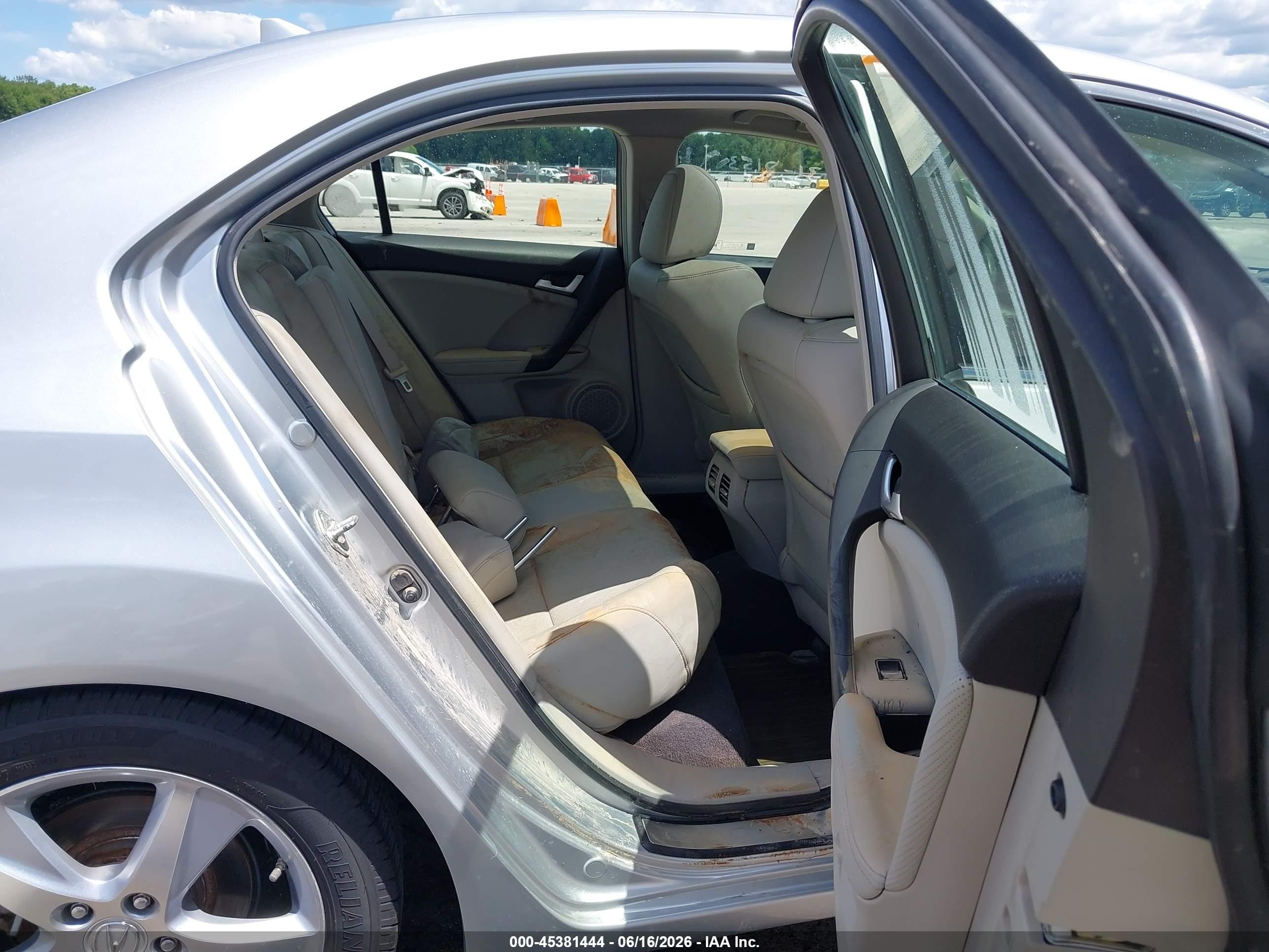 2013 Acura Tsx 2.4 Silver vin: JH4CU2F61DC010063