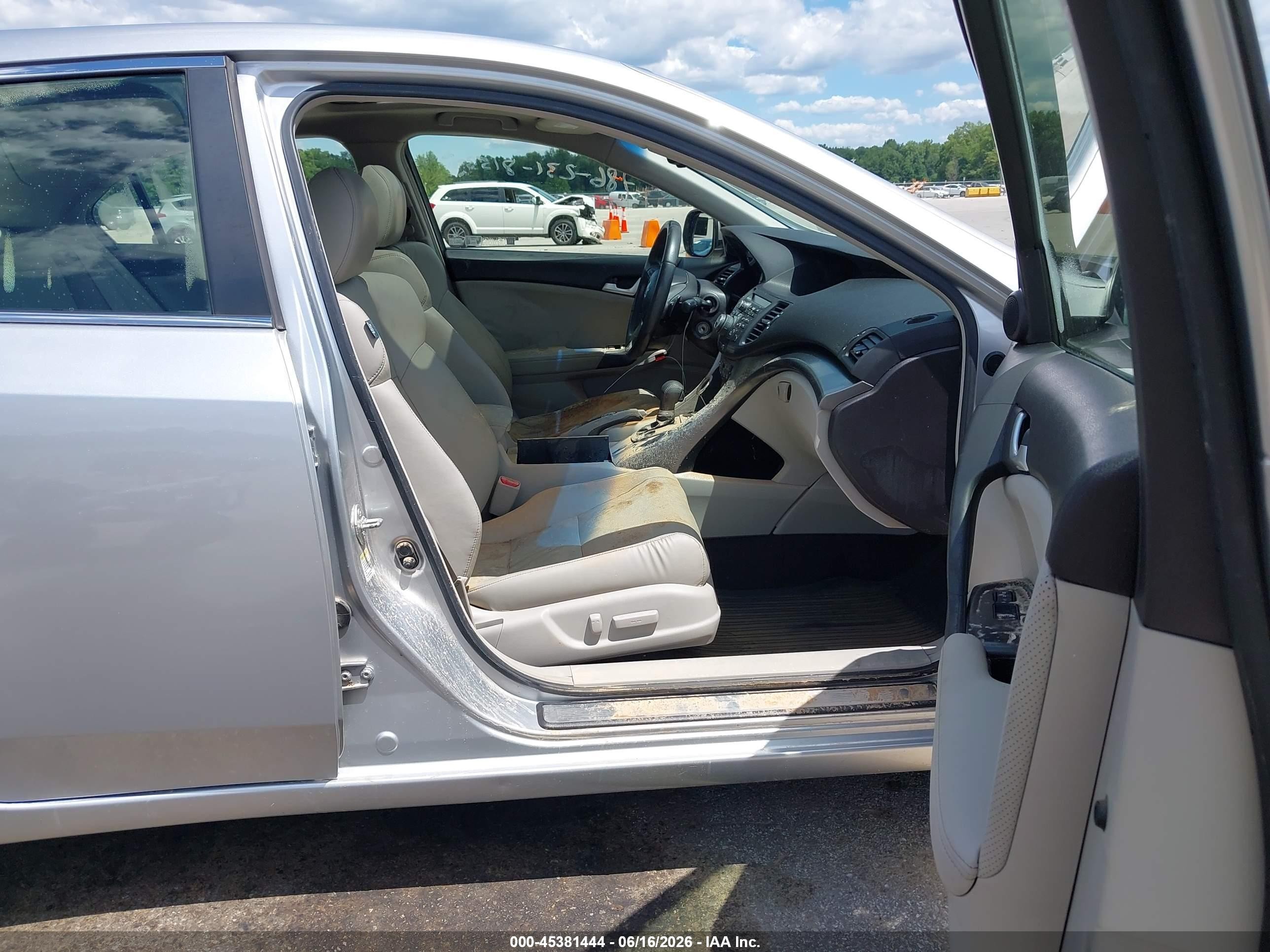 2013 Acura Tsx 2.4 Silver vin: JH4CU2F61DC010063