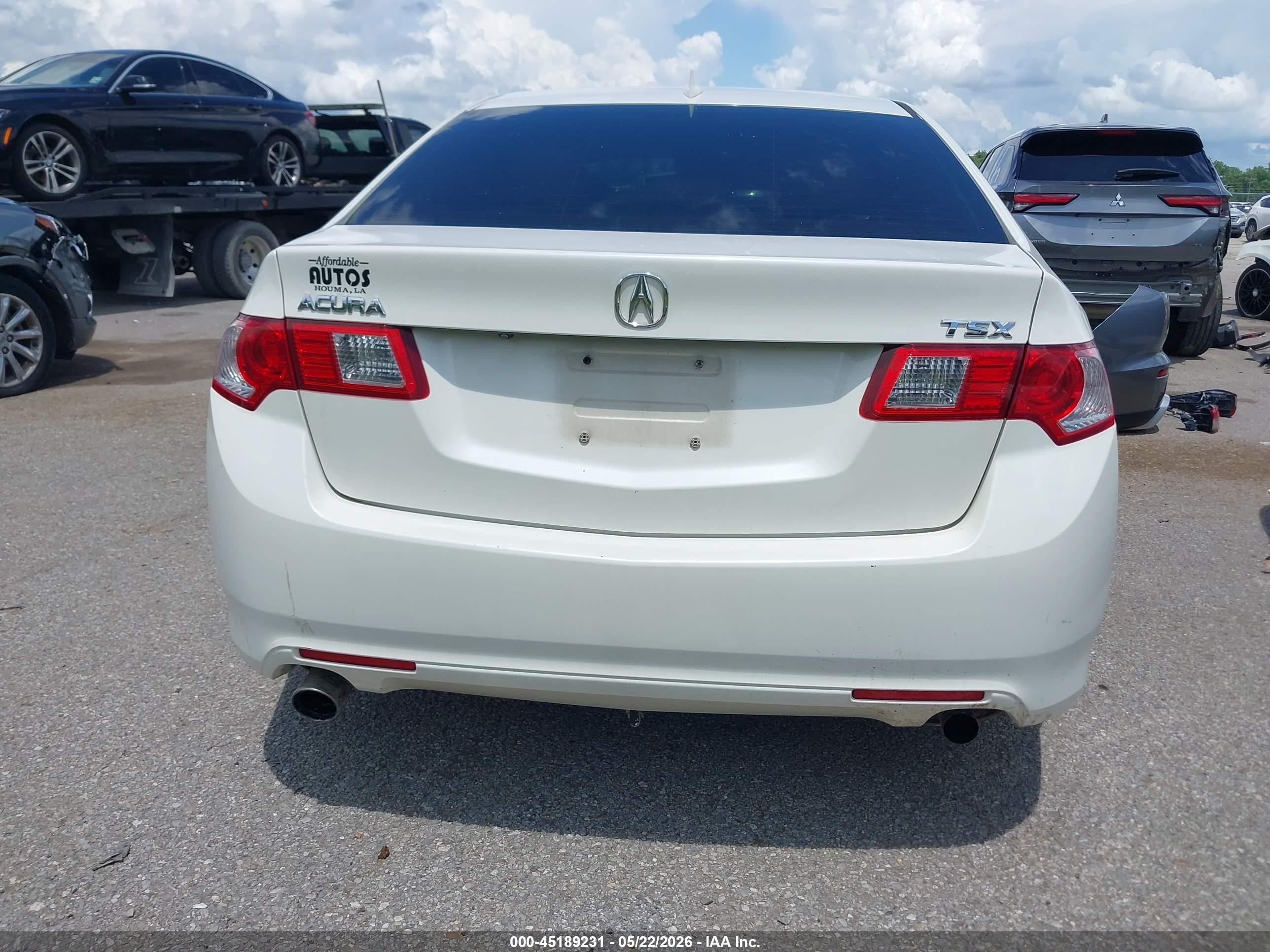 2010 Acura Tsx 2.4 White vin: JH4CU2F63AC006320