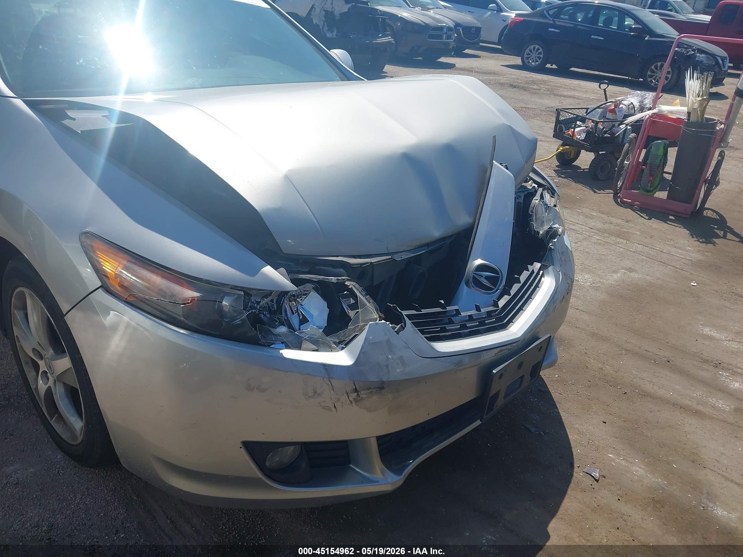 2010 Acura Tsx 2.4 Серебряный vin: JH4CU2F63AC014286
