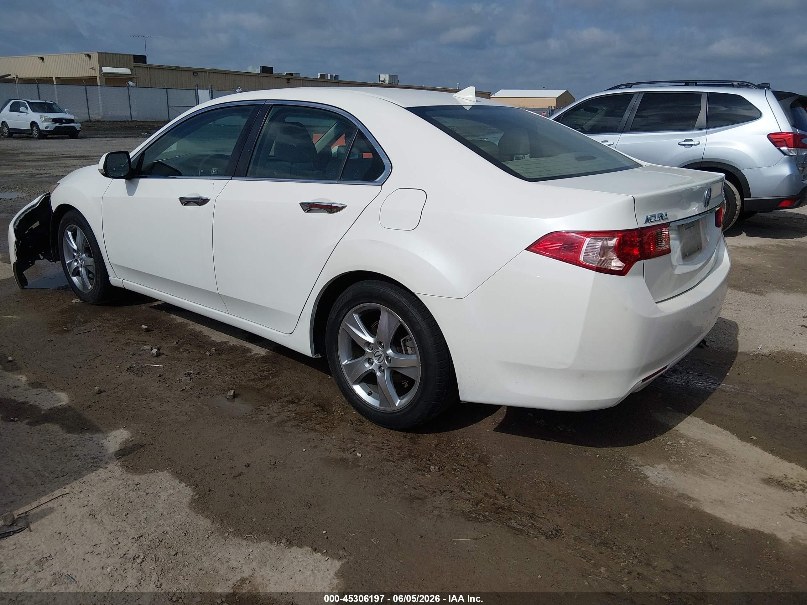 2011 Acura Tsx 2.4 Белый vin: JH4CU2F64BC000060