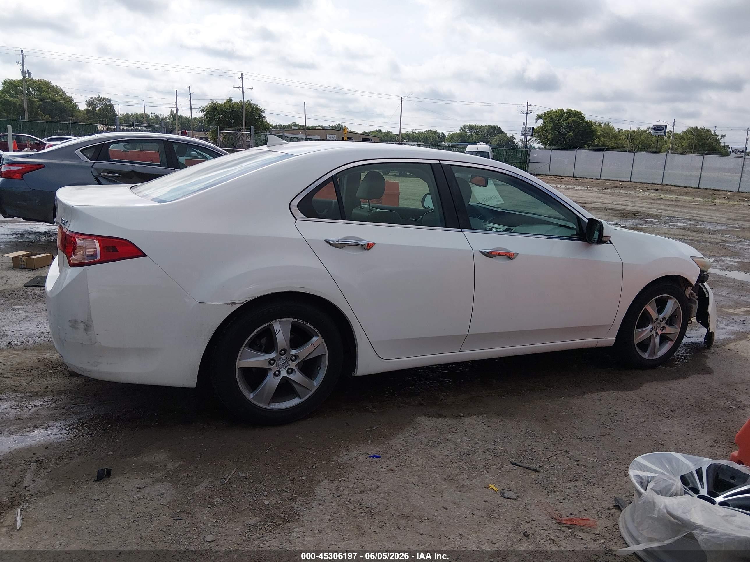 2011 Acura Tsx 2.4 Белый vin: JH4CU2F64BC000060
