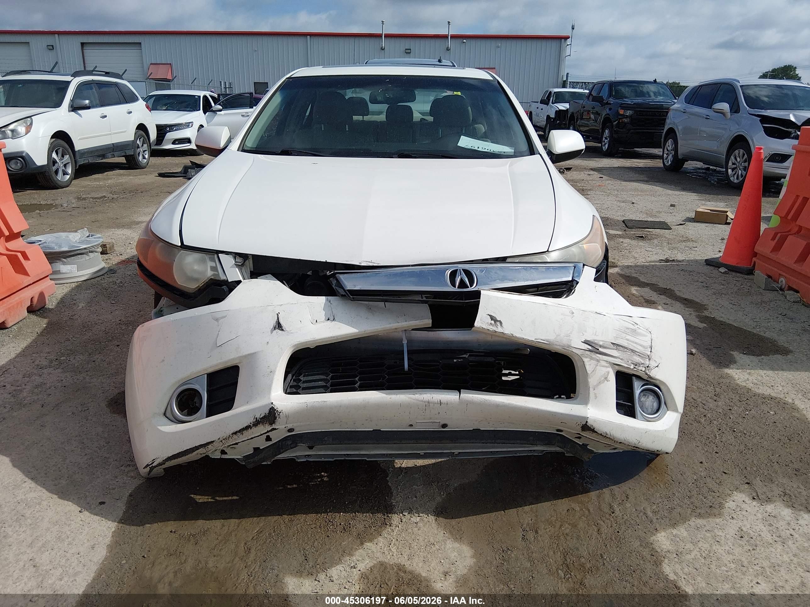 2011 Acura Tsx 2.4 Белый vin: JH4CU2F64BC000060