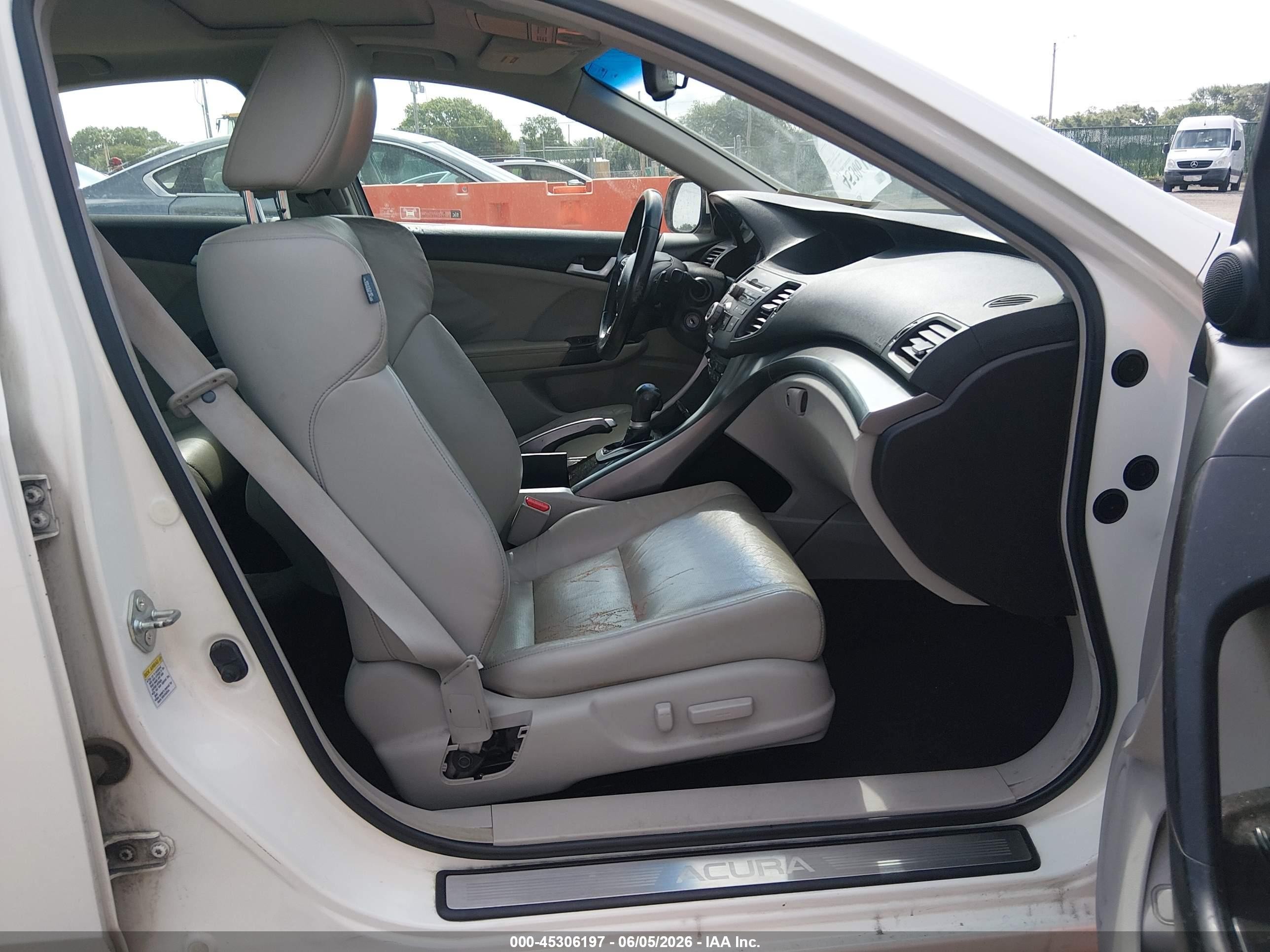 2011 Acura Tsx 2.4 Белый vin: JH4CU2F64BC000060