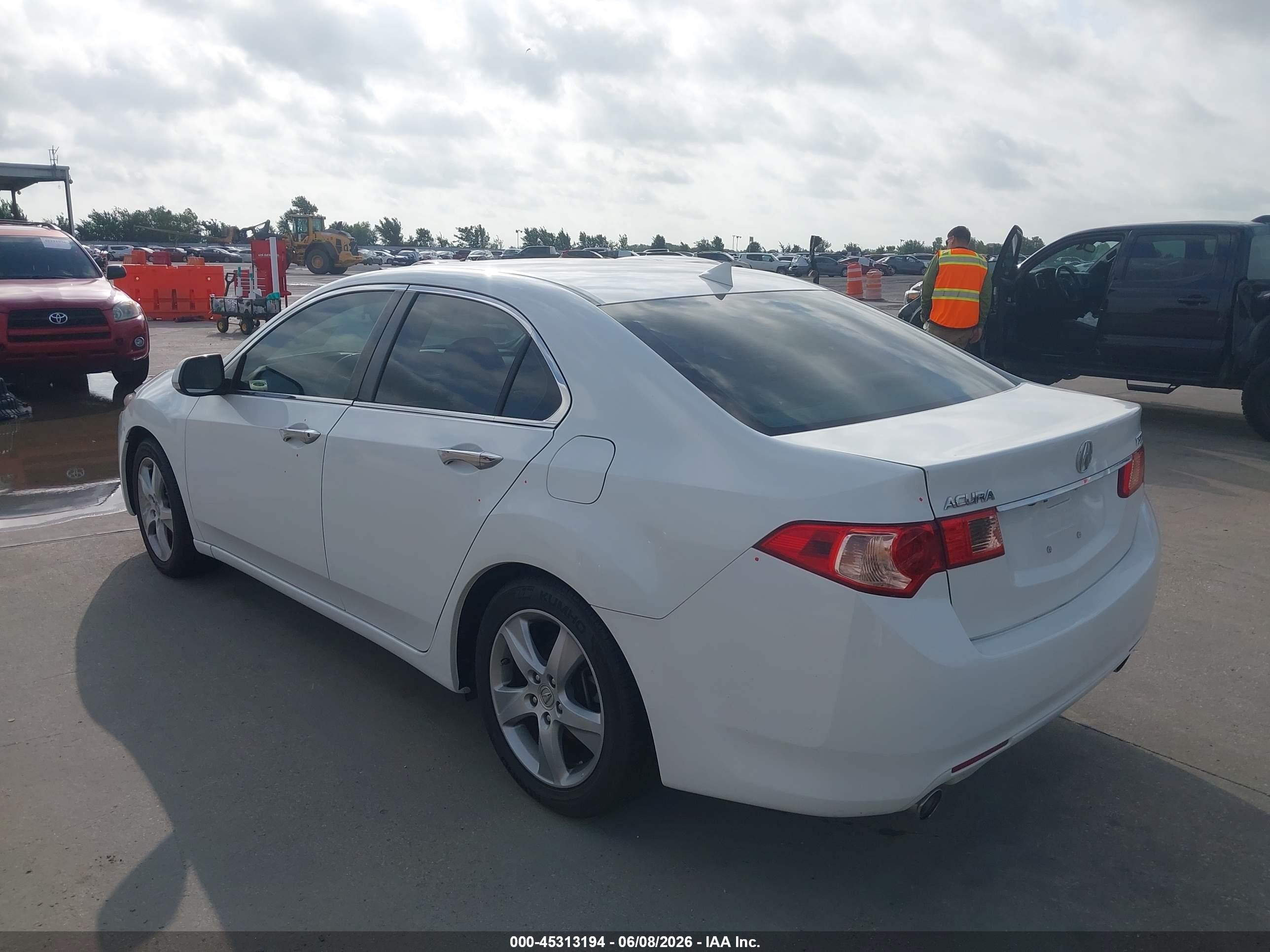 2013 Acura Tsx 2.4 White vin: JH4CU2F64DC013667