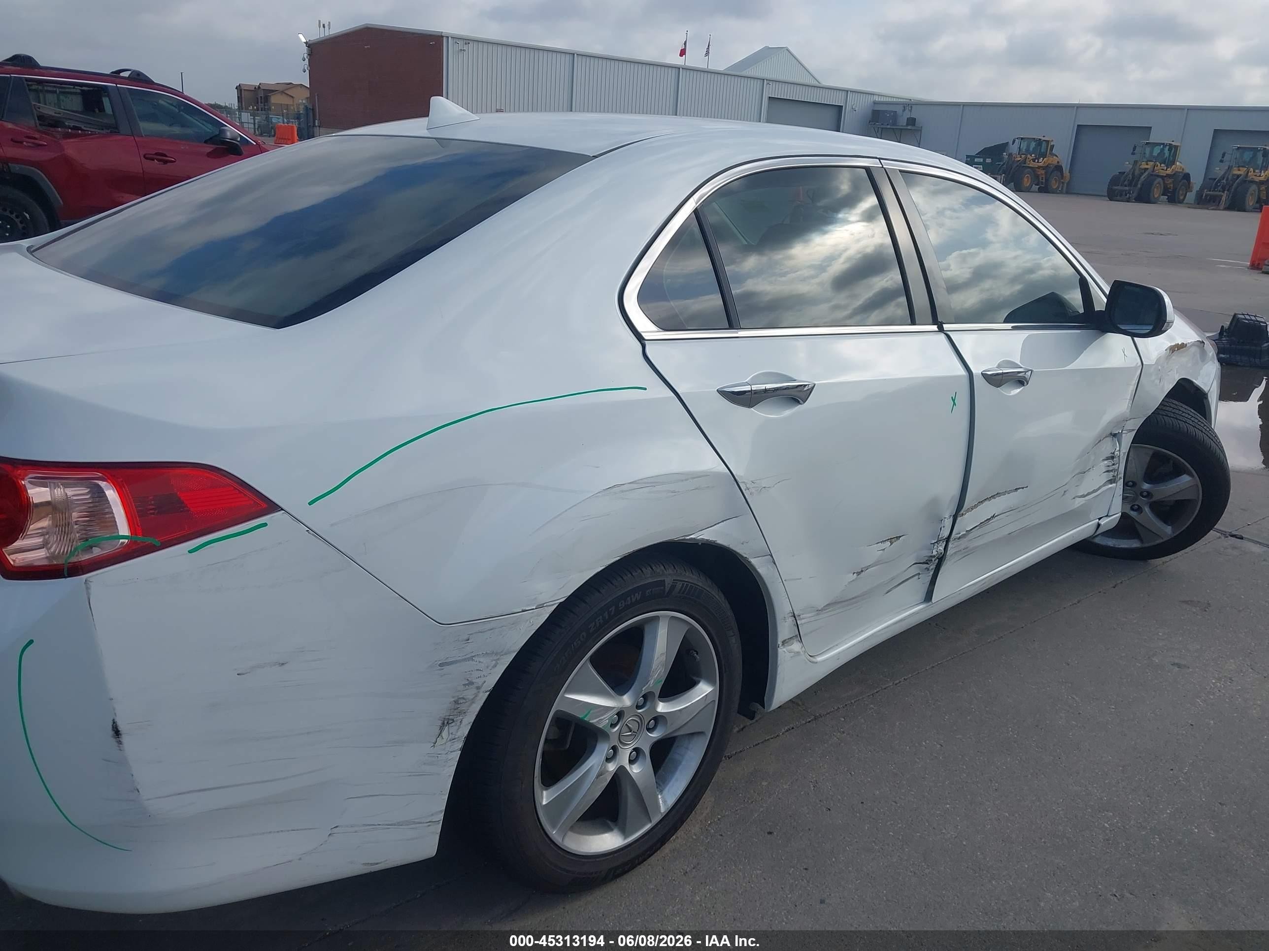 2013 Acura Tsx 2.4 White vin: JH4CU2F64DC013667