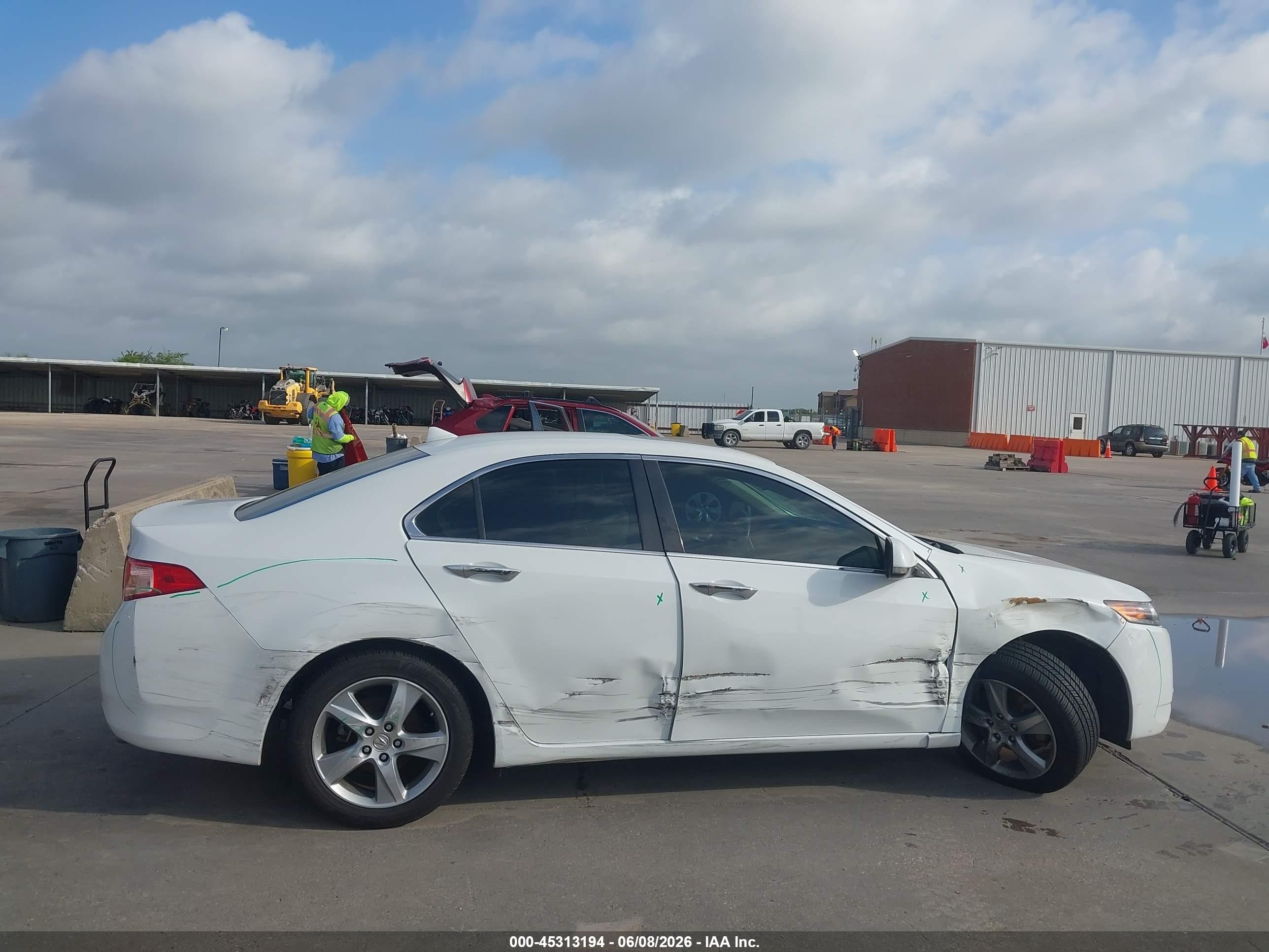 2013 Acura Tsx 2.4 White vin: JH4CU2F64DC013667