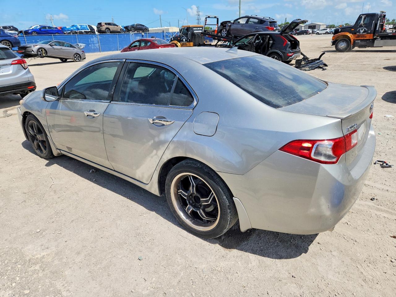 2010 Acura Tsx Silver vin: JH4CU2F65AC041666
