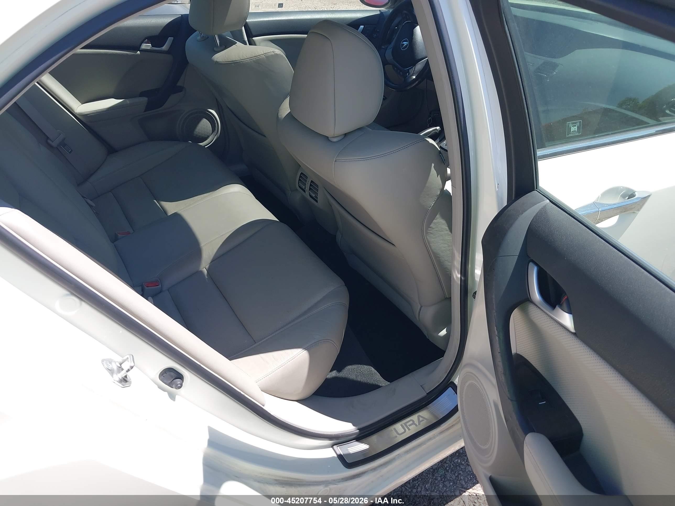 2011 Acura Tsx 2.4 White vin: JH4CU2F65BC012265
