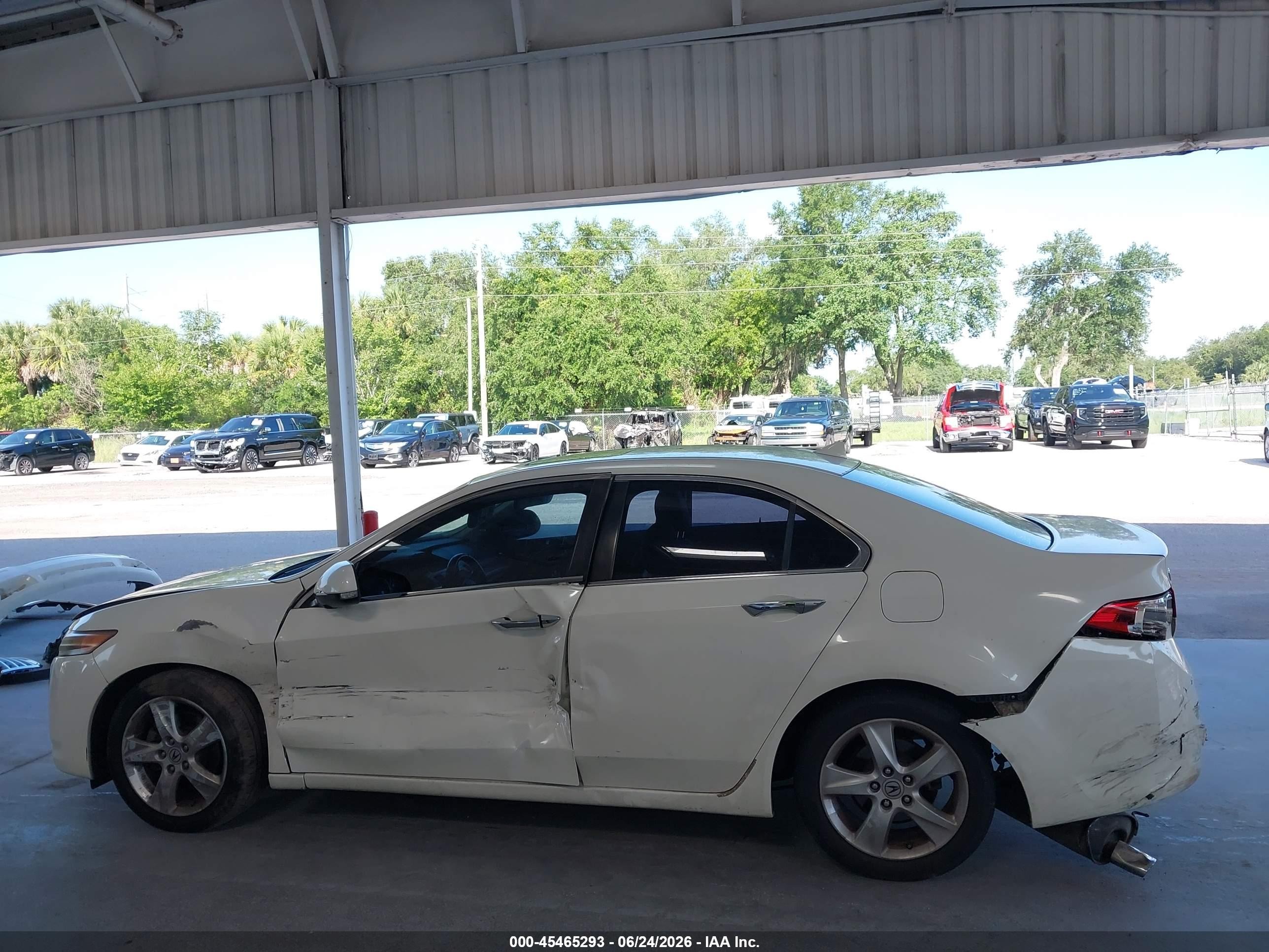 2010 Acura Tsx 2.4 White vin: JH4CU2F66AC031468