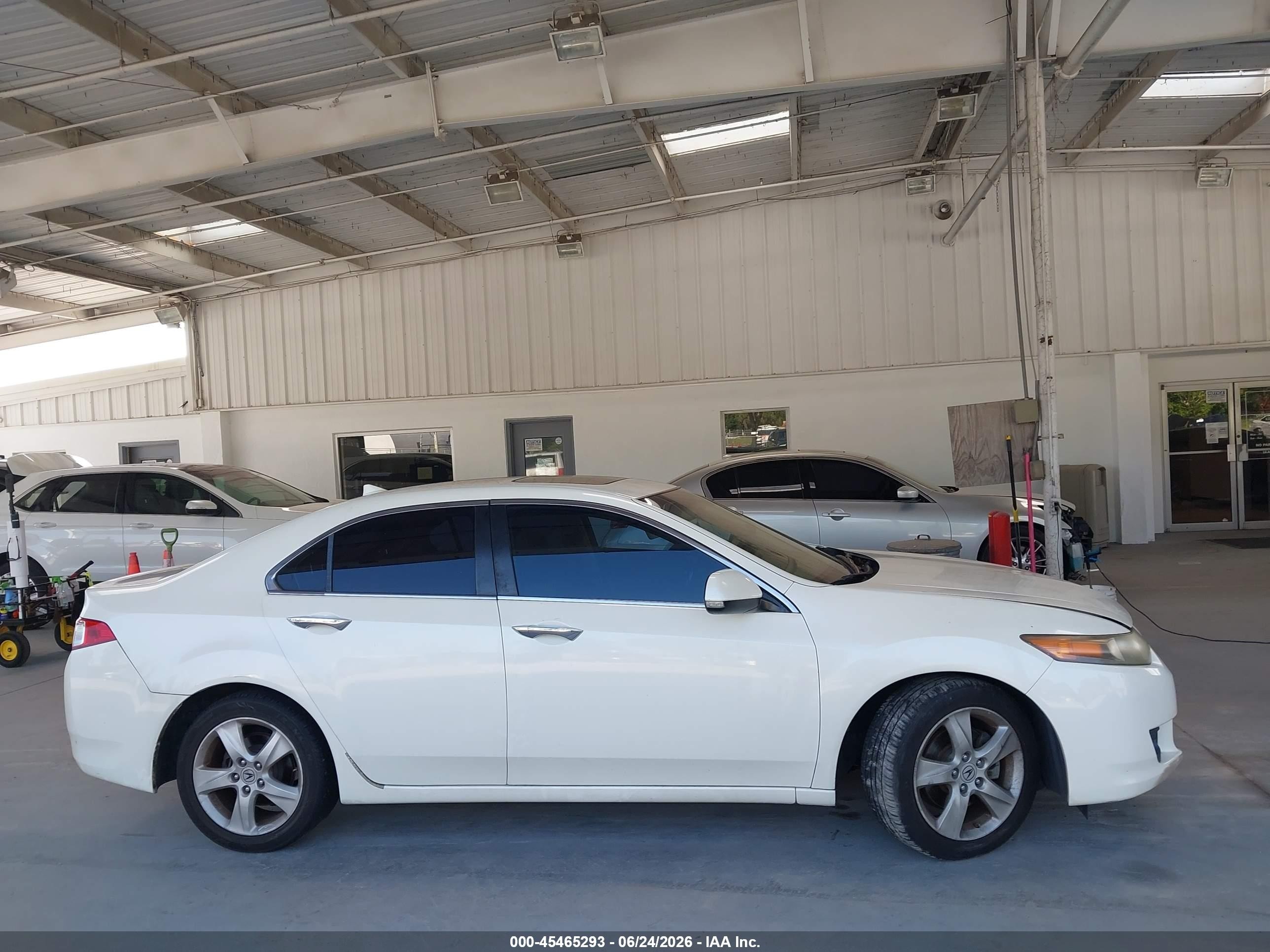 2010 Acura Tsx 2.4 White vin: JH4CU2F66AC031468