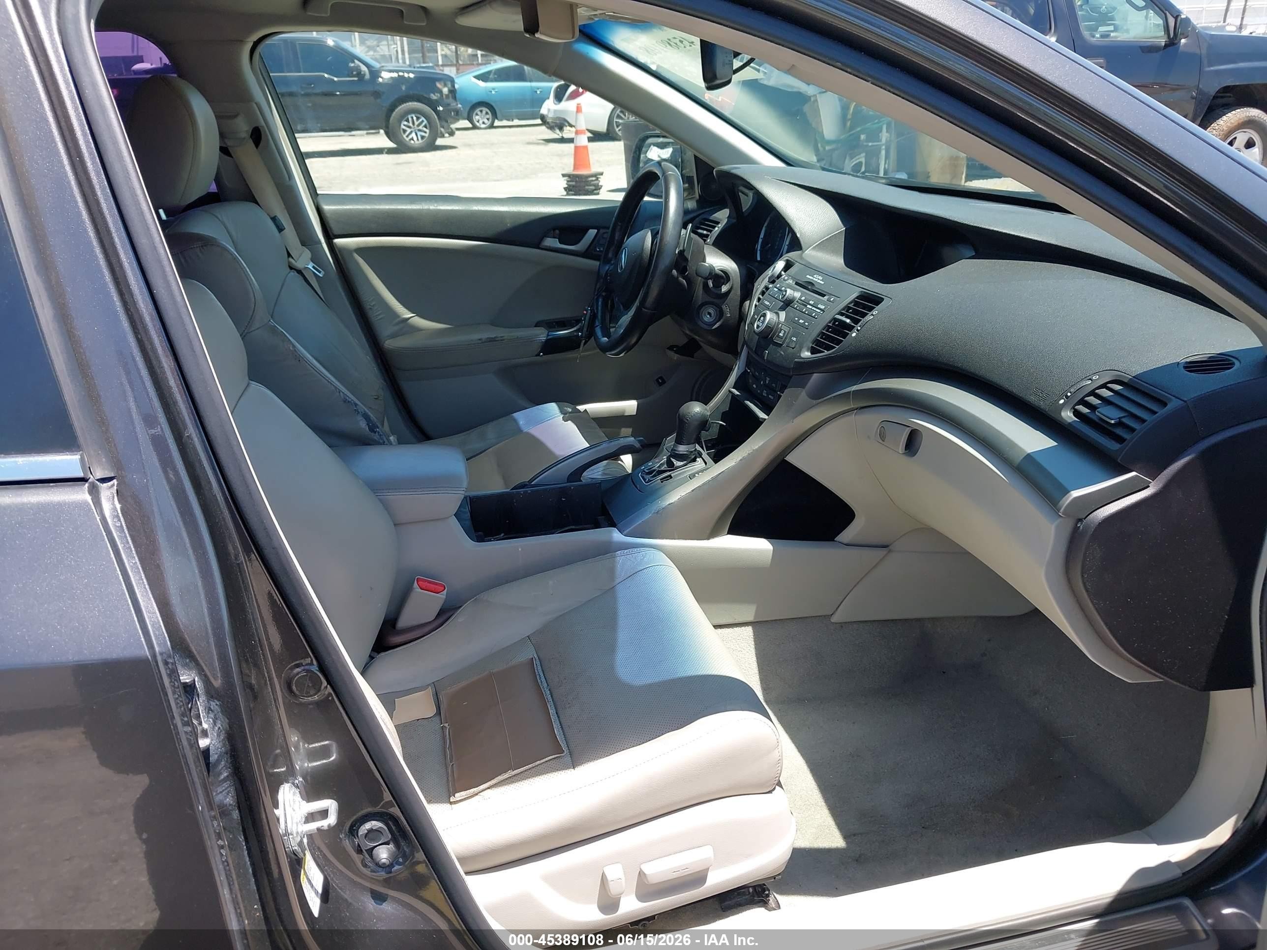 2010 Acura Tsx 2.4 Коричневый vin: JH4CU2F66AC033818