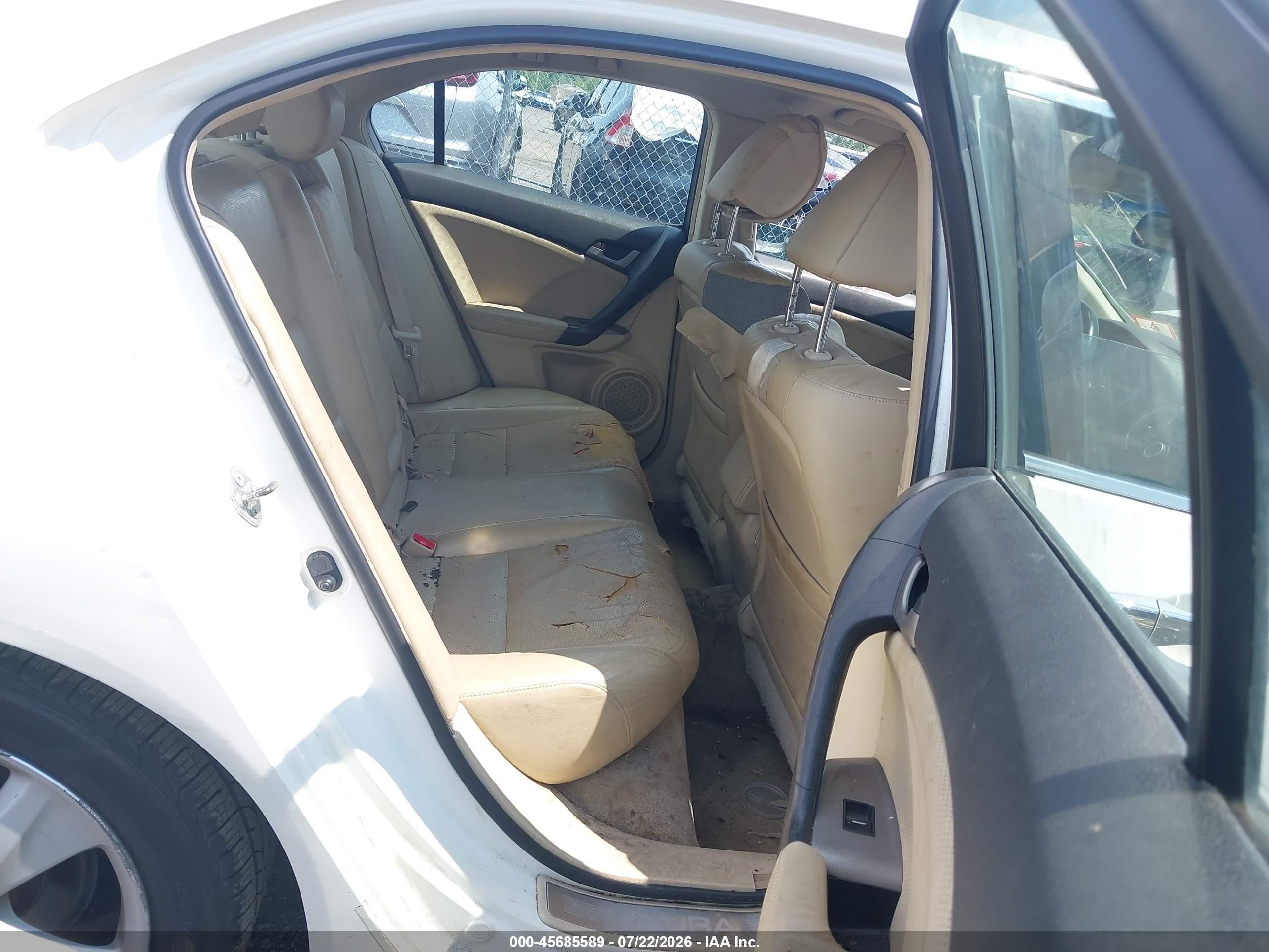 2010 Acura Tsx 2.4 Белый vin: JH4CU2F67AC000827