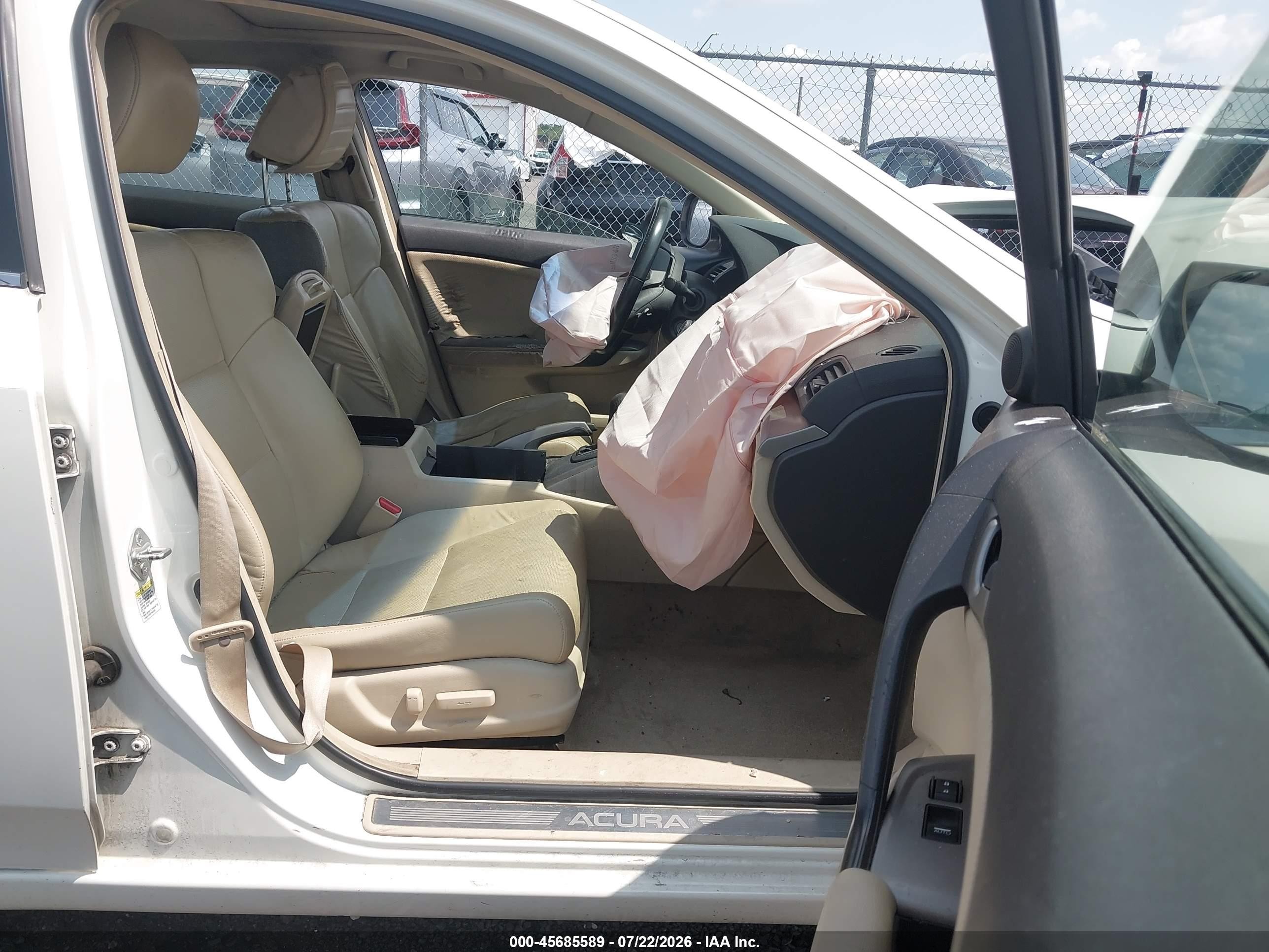 2010 Acura Tsx 2.4 Белый vin: JH4CU2F67AC000827