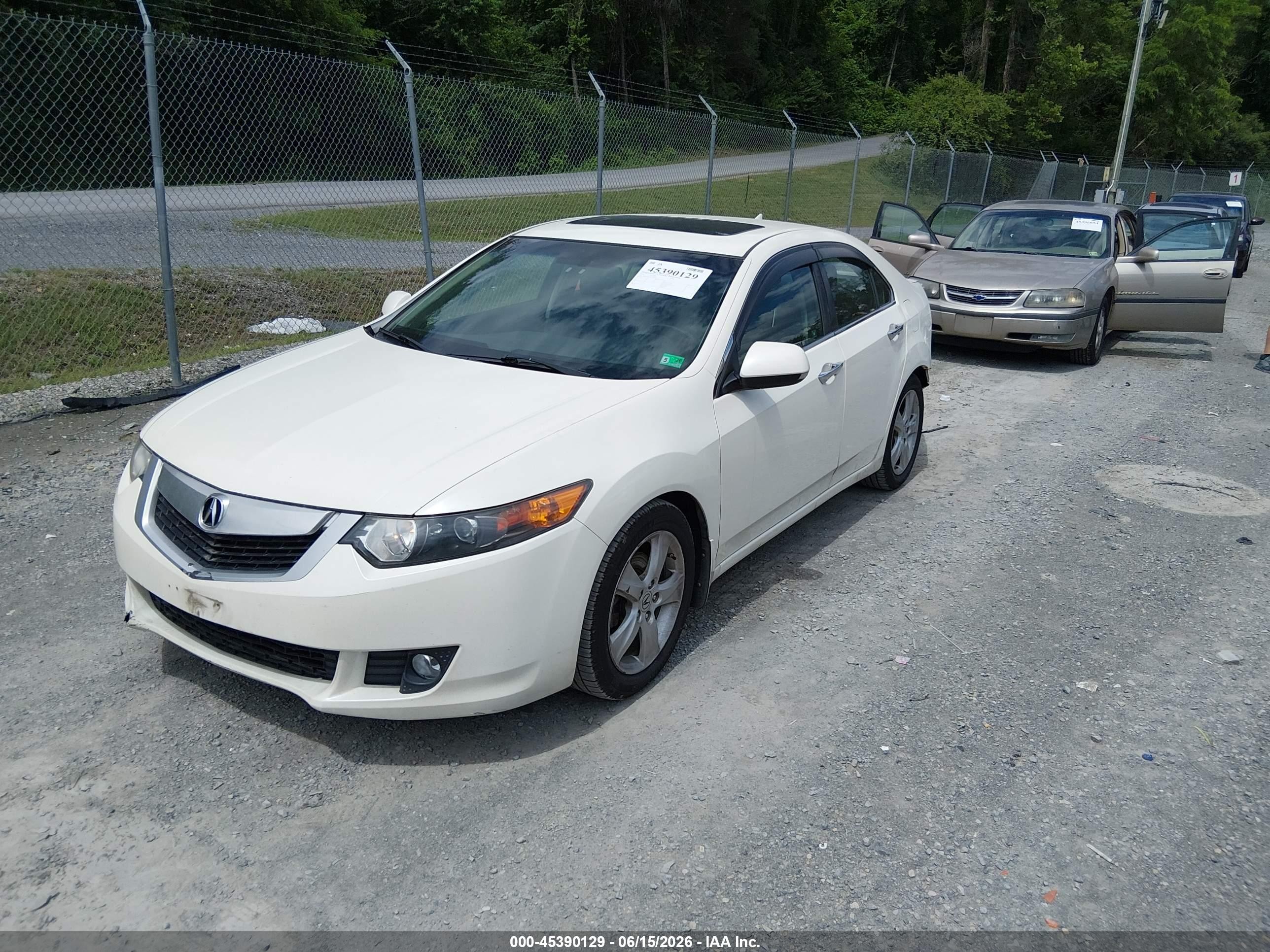 2010 Acura Tsx 2.4 White vin: JH4CU2F67AC009091