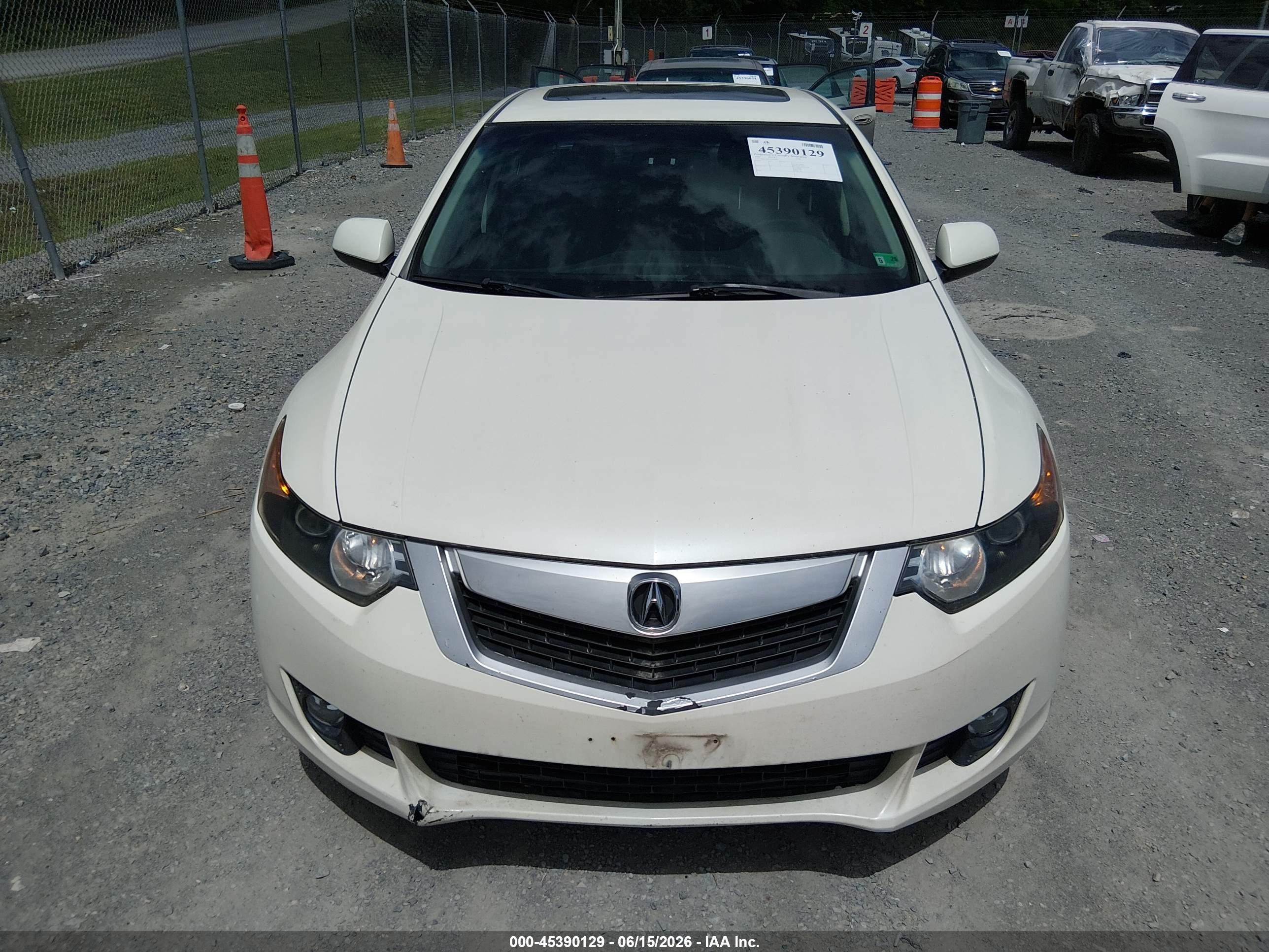 2010 Acura Tsx 2.4 White vin: JH4CU2F67AC009091