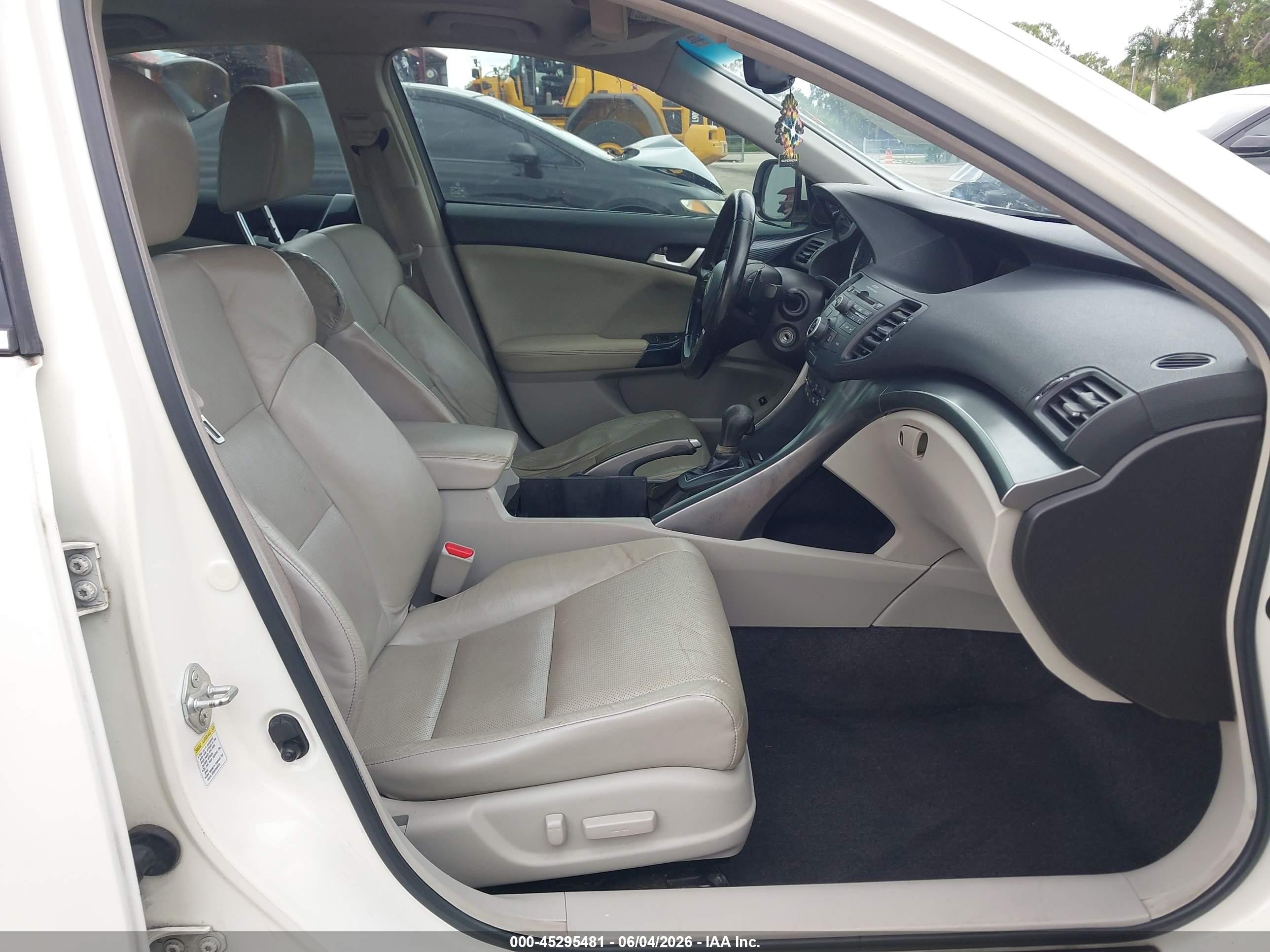 2011 Acura Tsx 2.4 White vin: JH4CU2F67BC007309