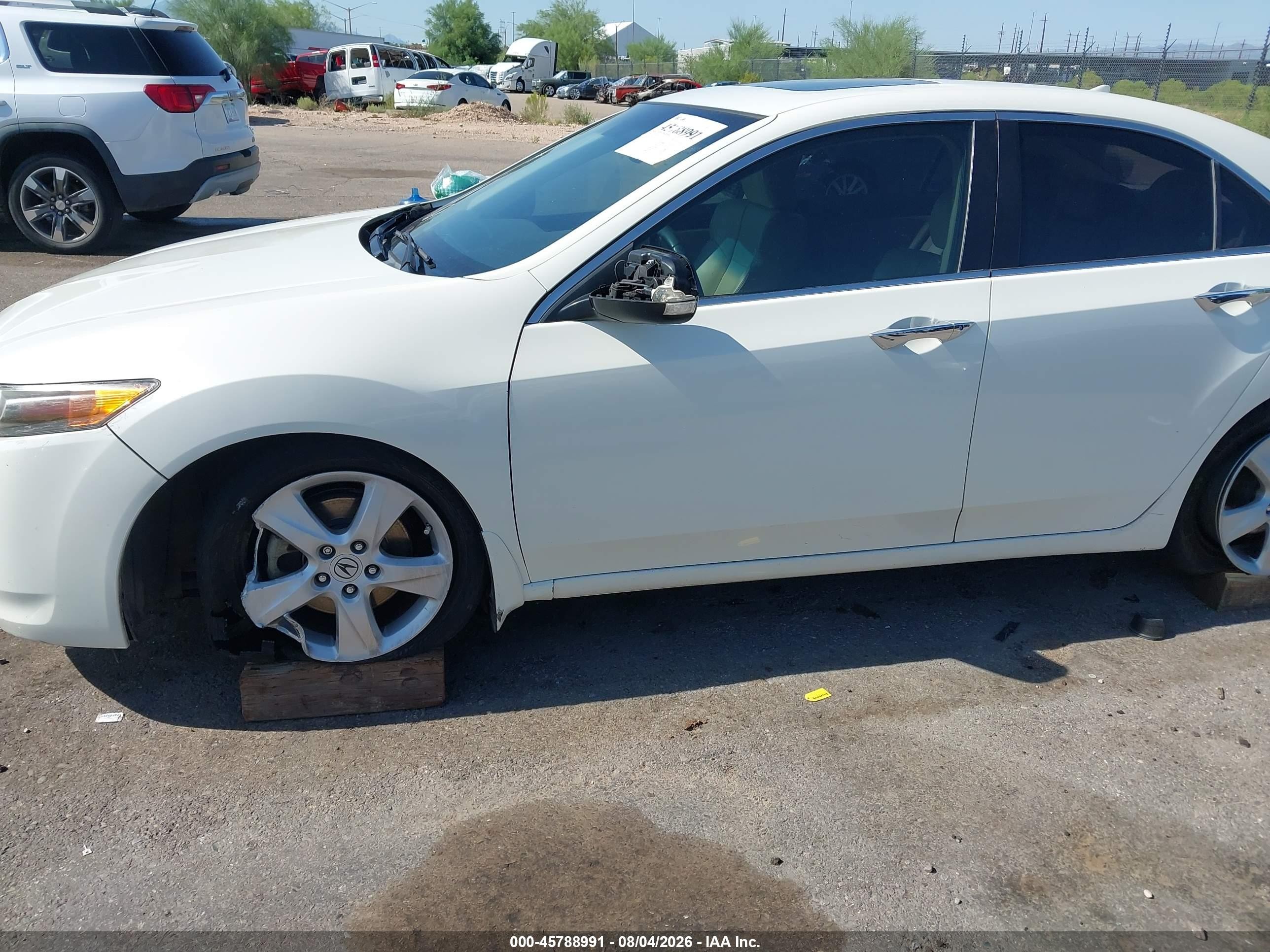 2010 Acura Tsx 2.4 Белый vin: JH4CU2F68AC041077