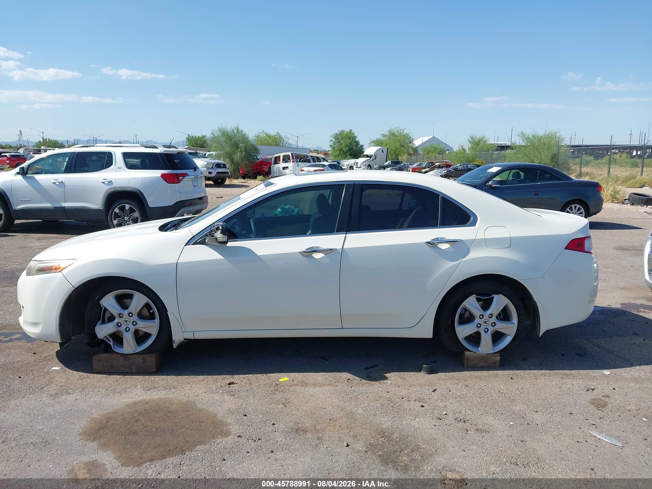 2010 Acura Tsx 2.4 Белый vin: JH4CU2F68AC041077