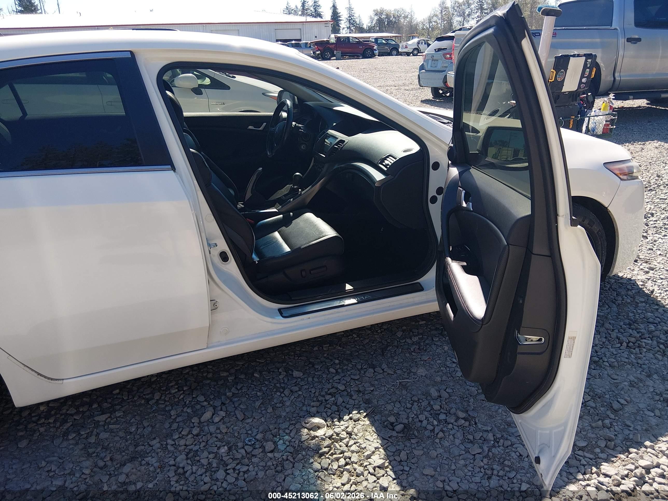2011 Acura Tsx 2.4 White vin: JH4CU2F68BC003799