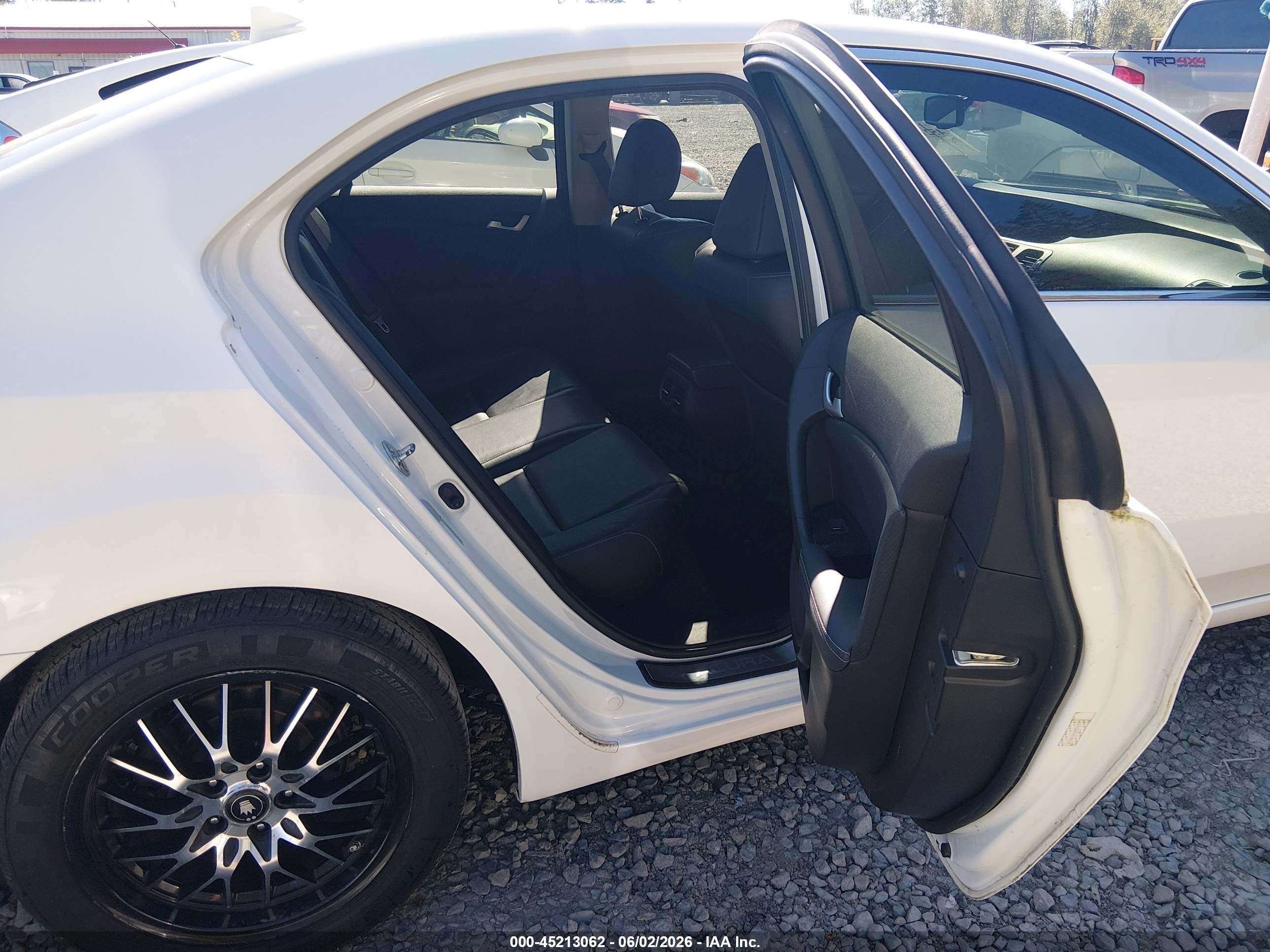 2011 Acura Tsx 2.4 White vin: JH4CU2F68BC003799