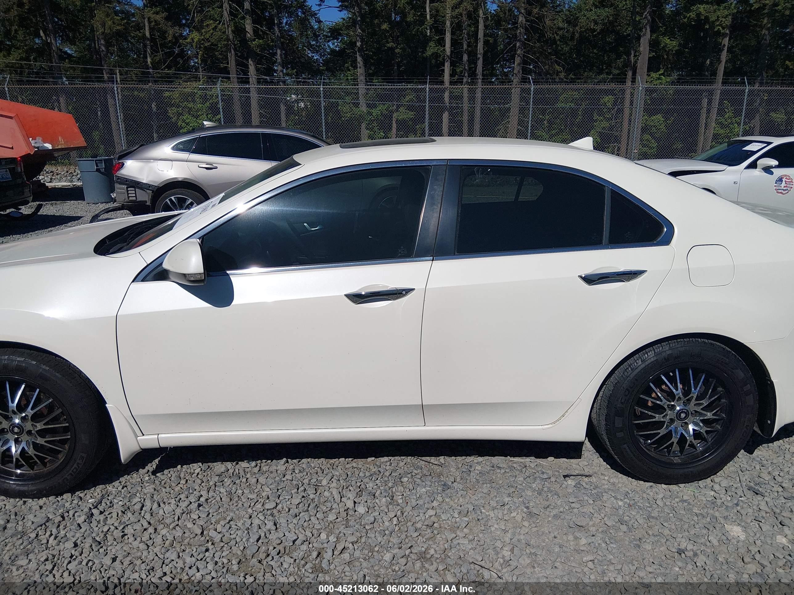 2011 Acura Tsx 2.4 White vin: JH4CU2F68BC003799