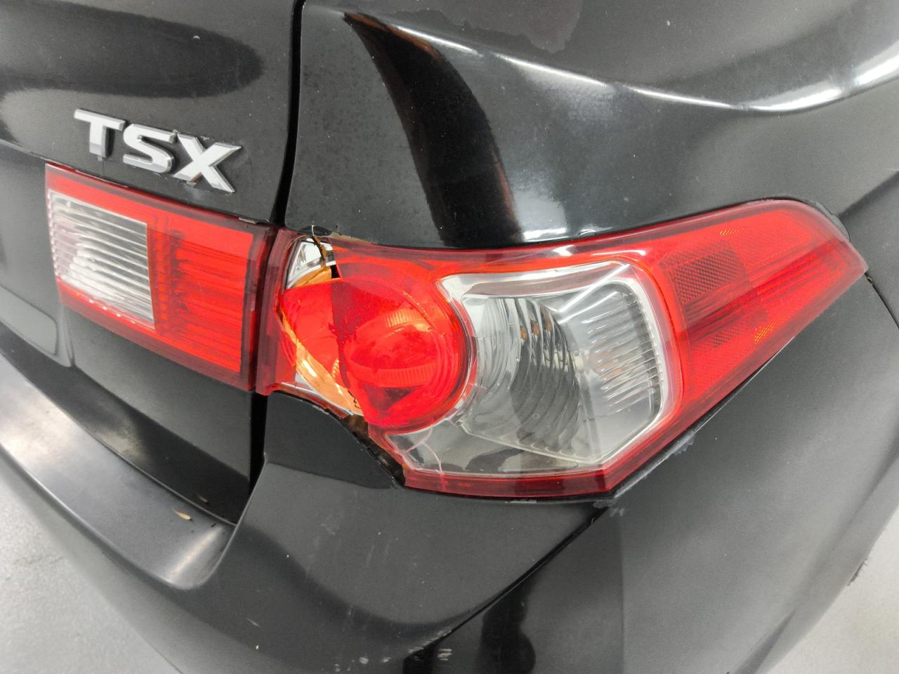 2010 Acura Tsx Black vin: JH4CU2F69AC000506 Damage: Right Tail Light, Broken, Replacement Required
