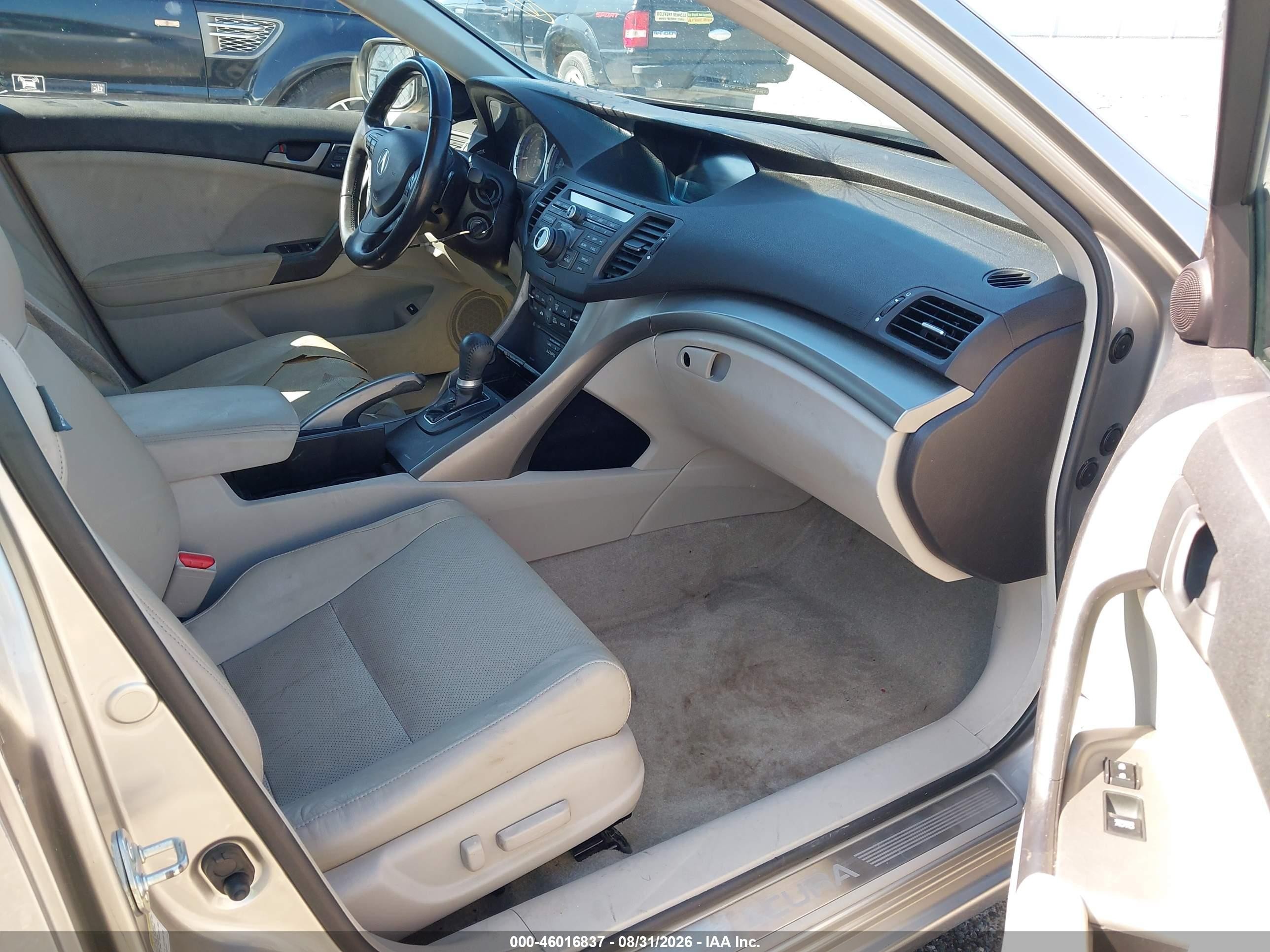 2010 Acura Tsx 2.4 Silver vin: JH4CU2F69AC005110