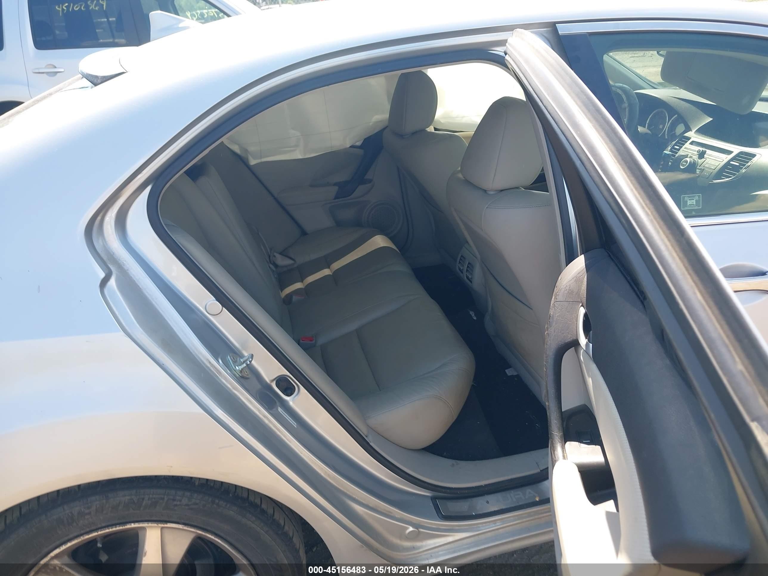 2012 Acura Tsx 2.4 Серебряный vin: JH4CU2F69CC019236