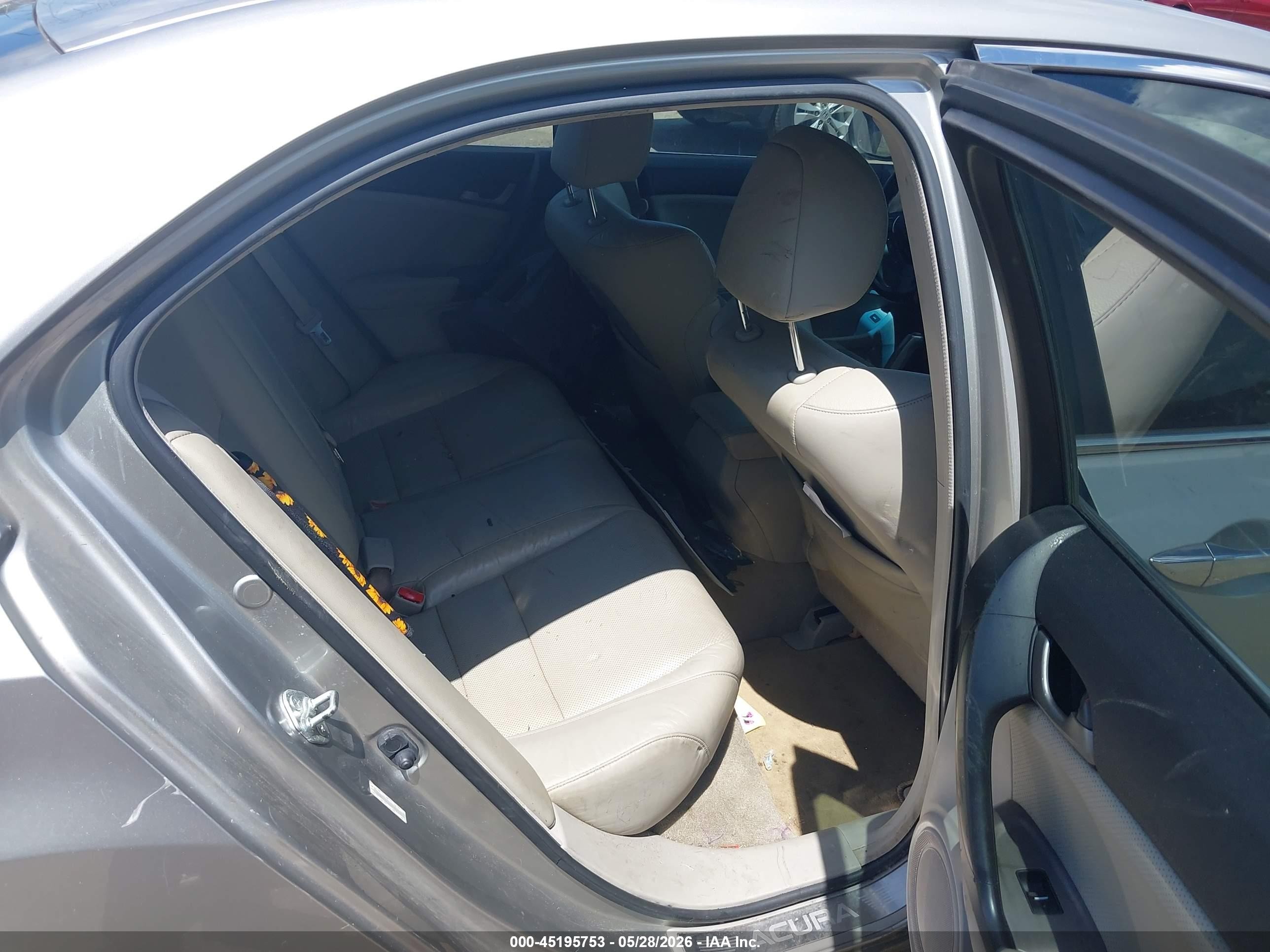 2010 Acura Tsx 2.4 Silver vin: JH4CU2F6XAC025513