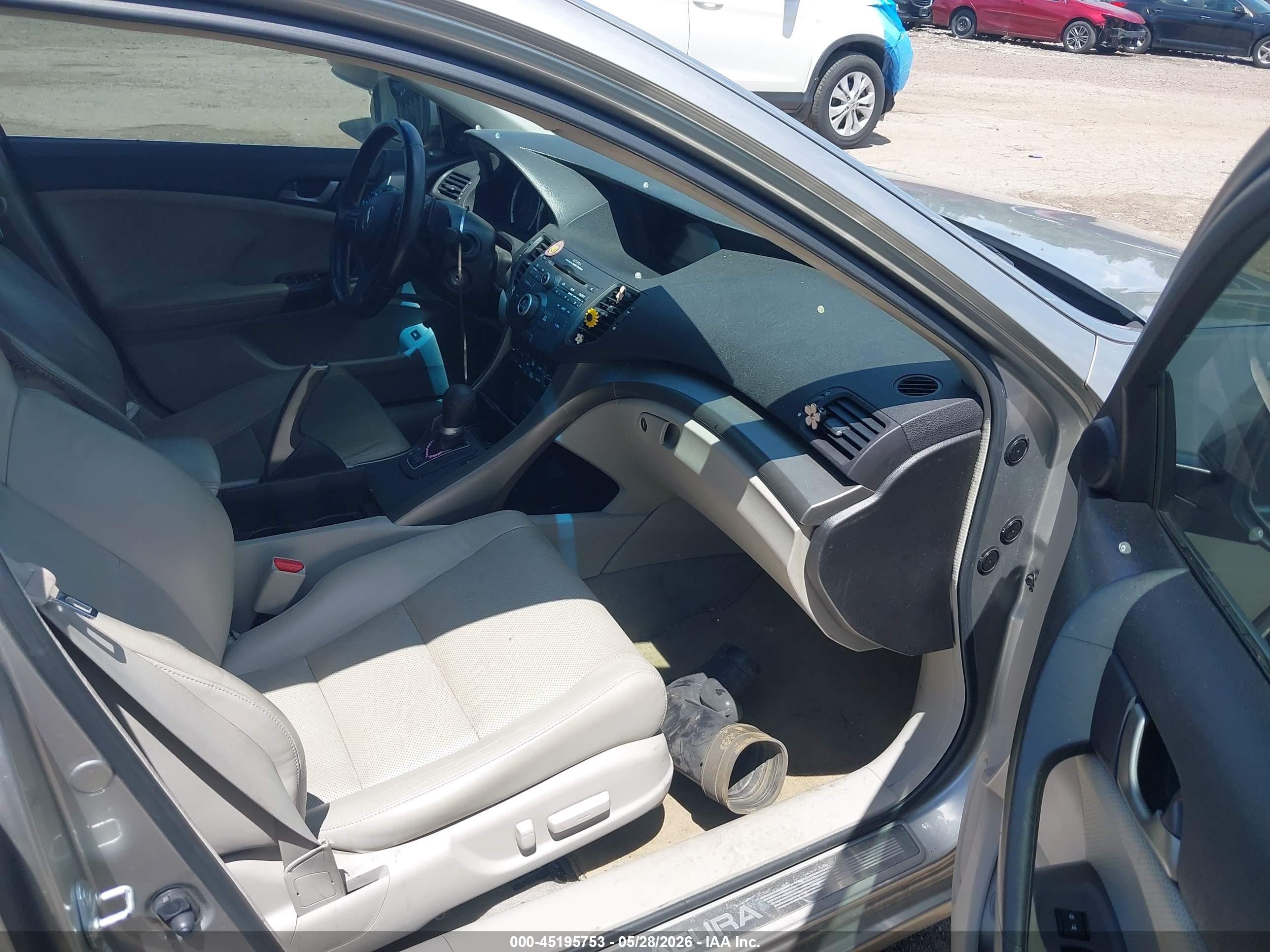 2010 Acura Tsx 2.4 Silver vin: JH4CU2F6XAC025513