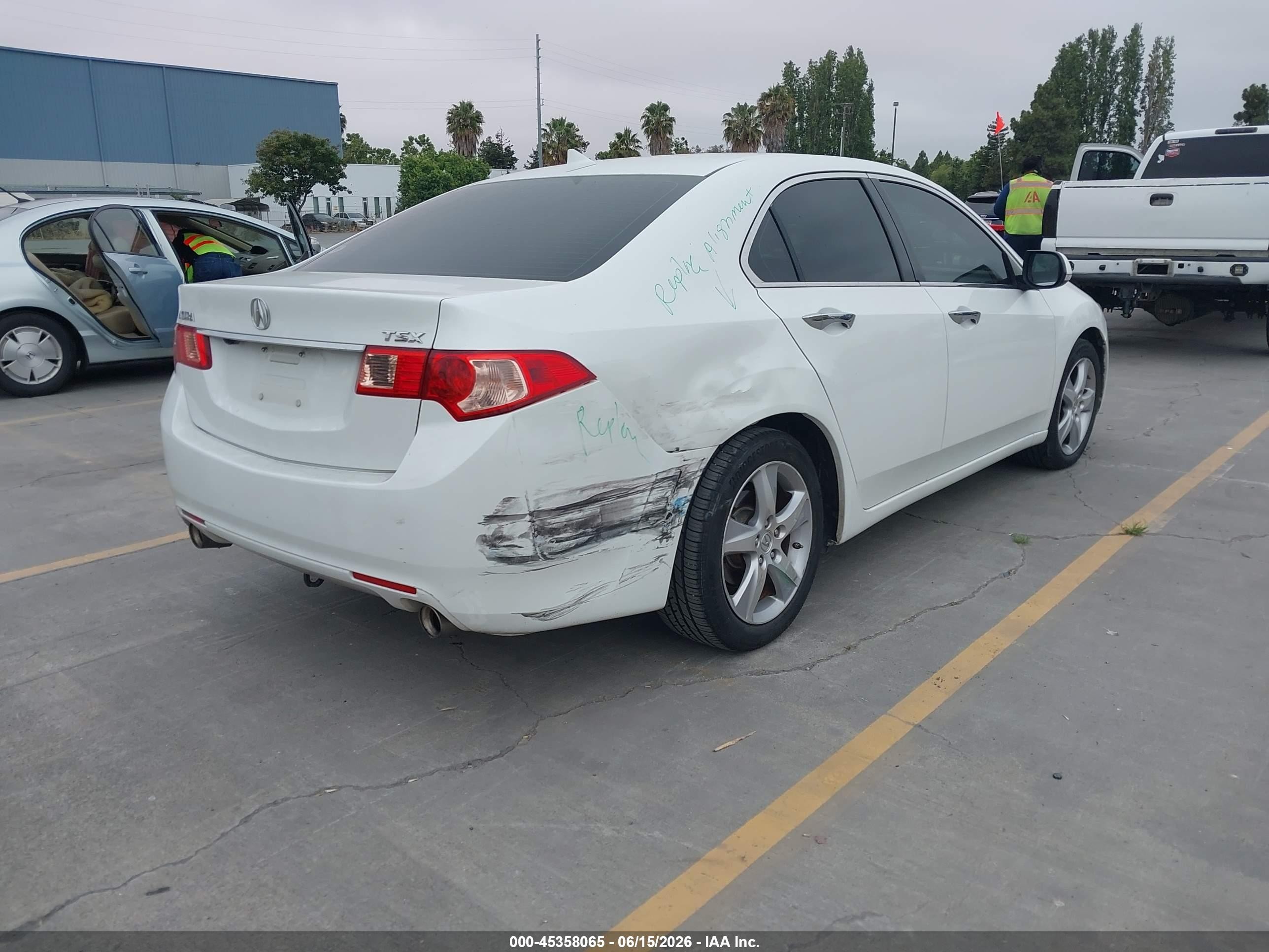 2013 Acura Tsx 2.4 Белый vin: JH4CU2F6XDC001345