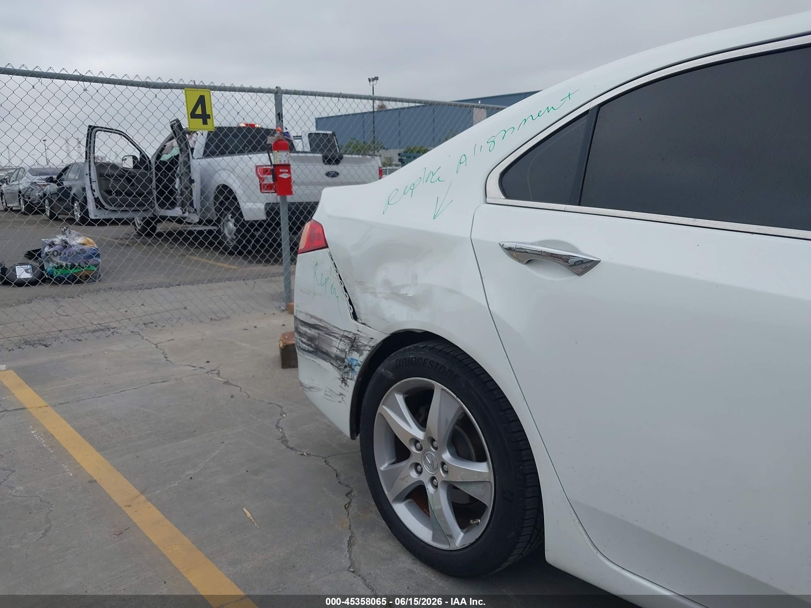 2013 Acura Tsx 2.4 Белый vin: JH4CU2F6XDC001345