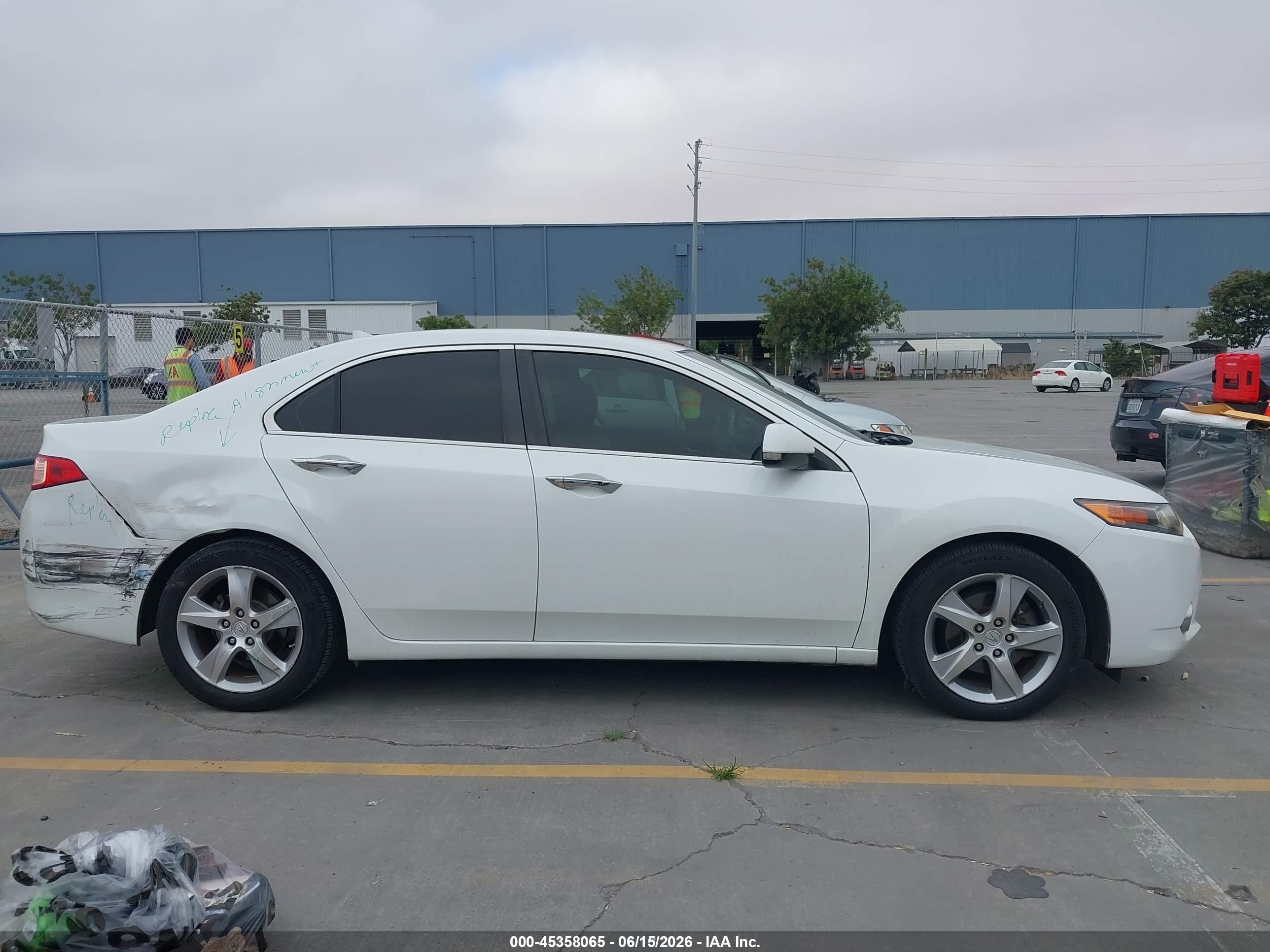 2013 Acura Tsx 2.4 Белый vin: JH4CU2F6XDC001345