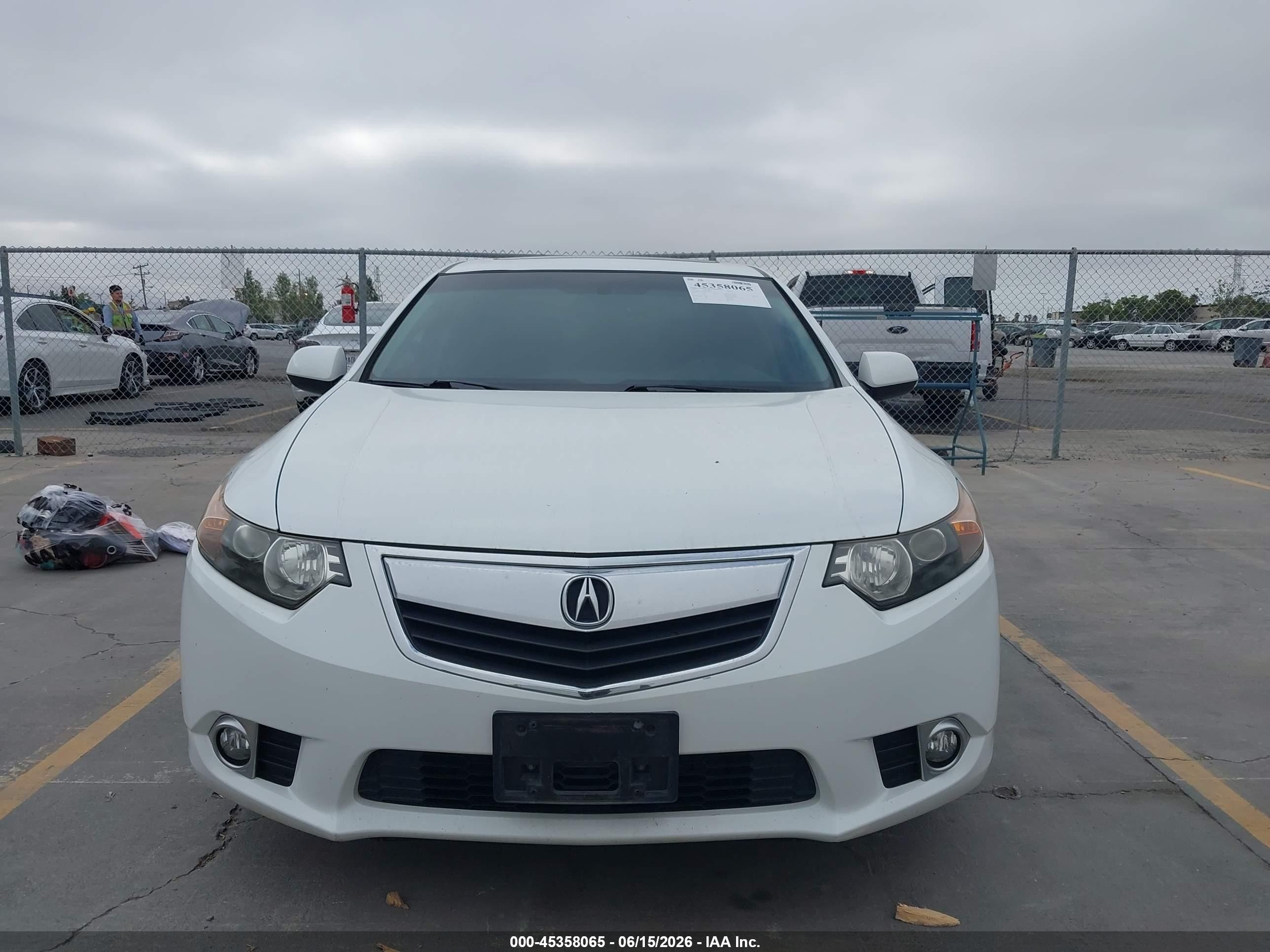 2013 Acura Tsx 2.4 Белый vin: JH4CU2F6XDC001345
