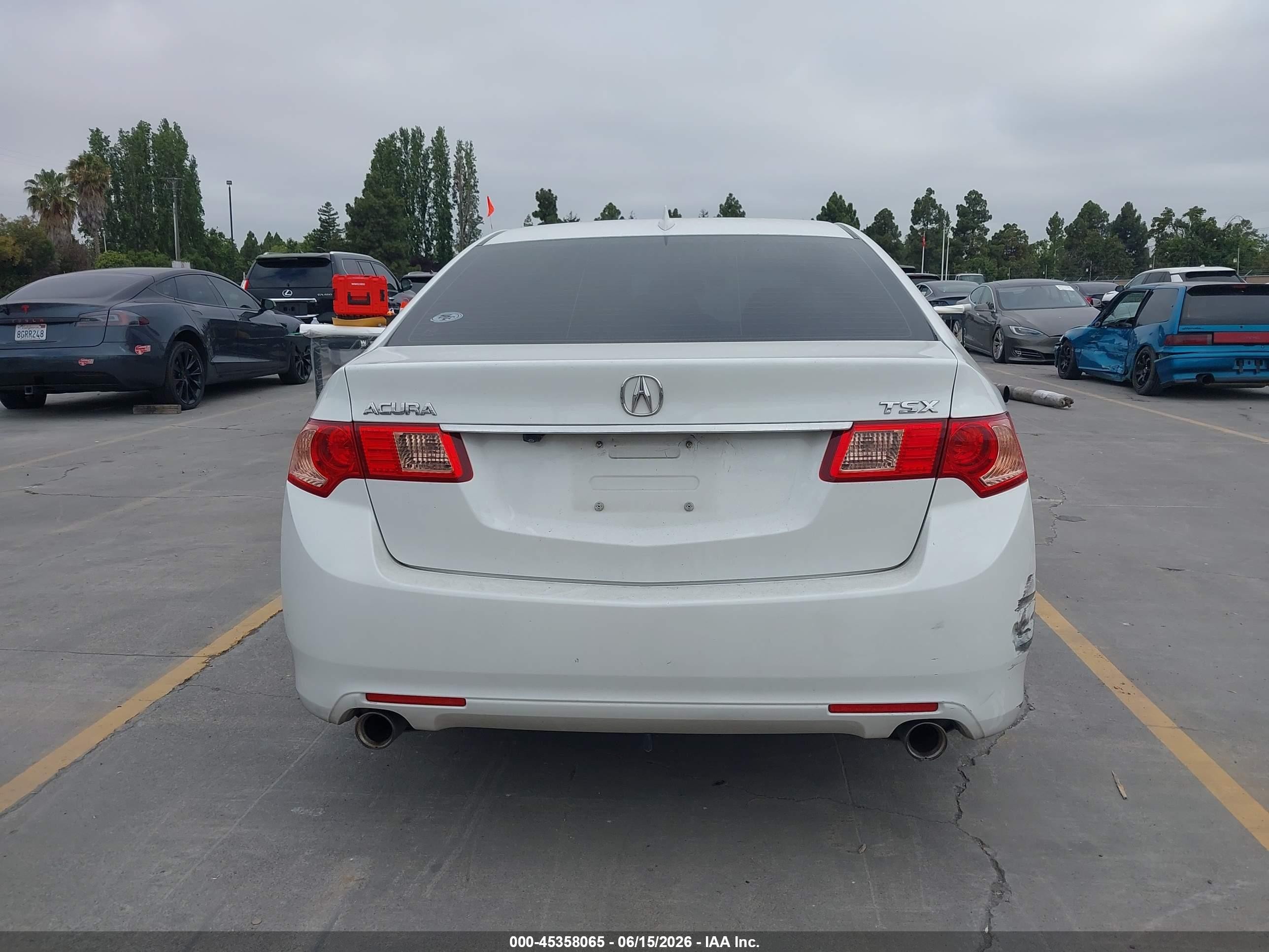 2013 Acura Tsx 2.4 Белый vin: JH4CU2F6XDC001345