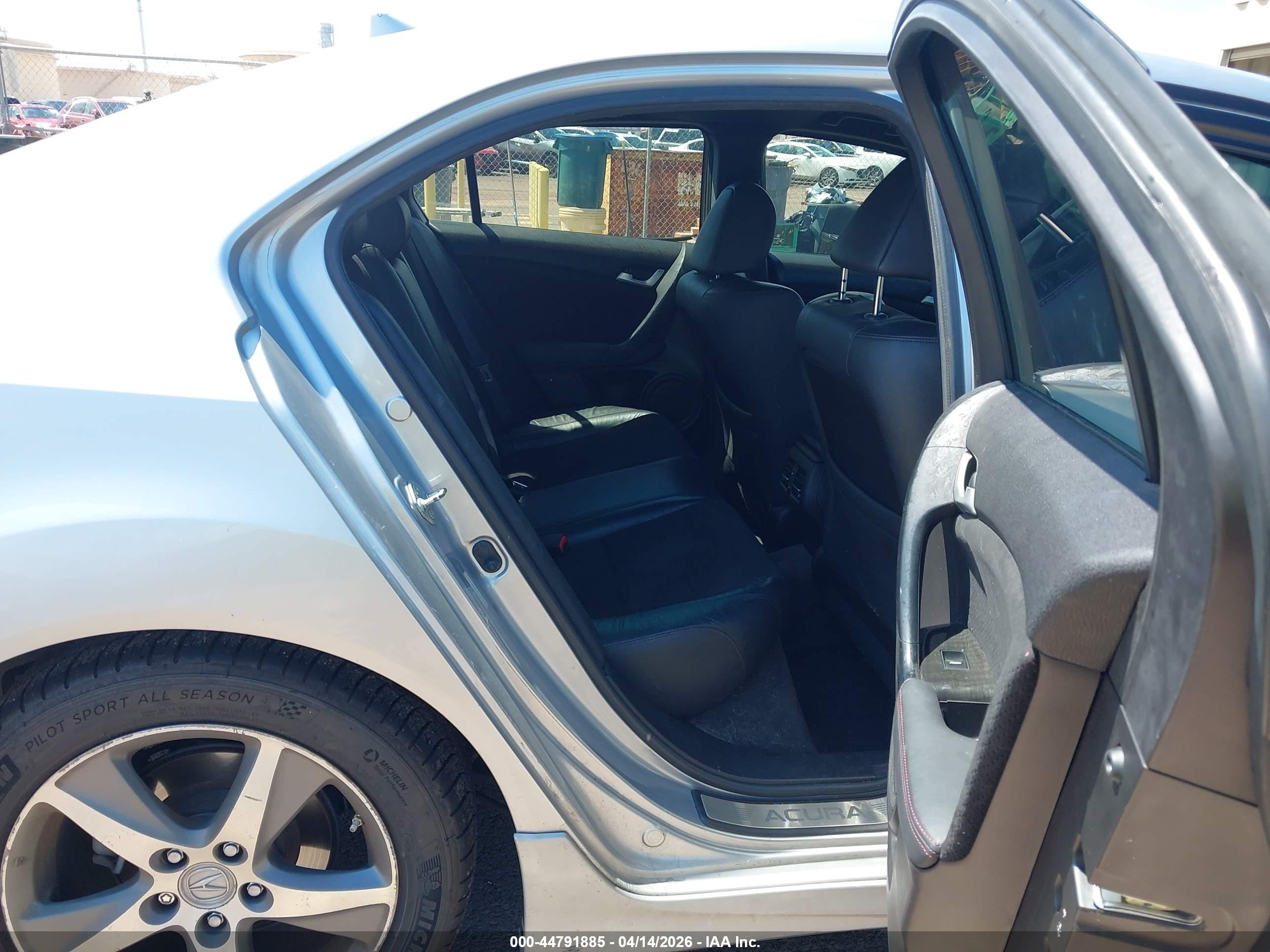 2013 Acura Tsx 2.4 Silver vin: JH4CU2F80DC008466